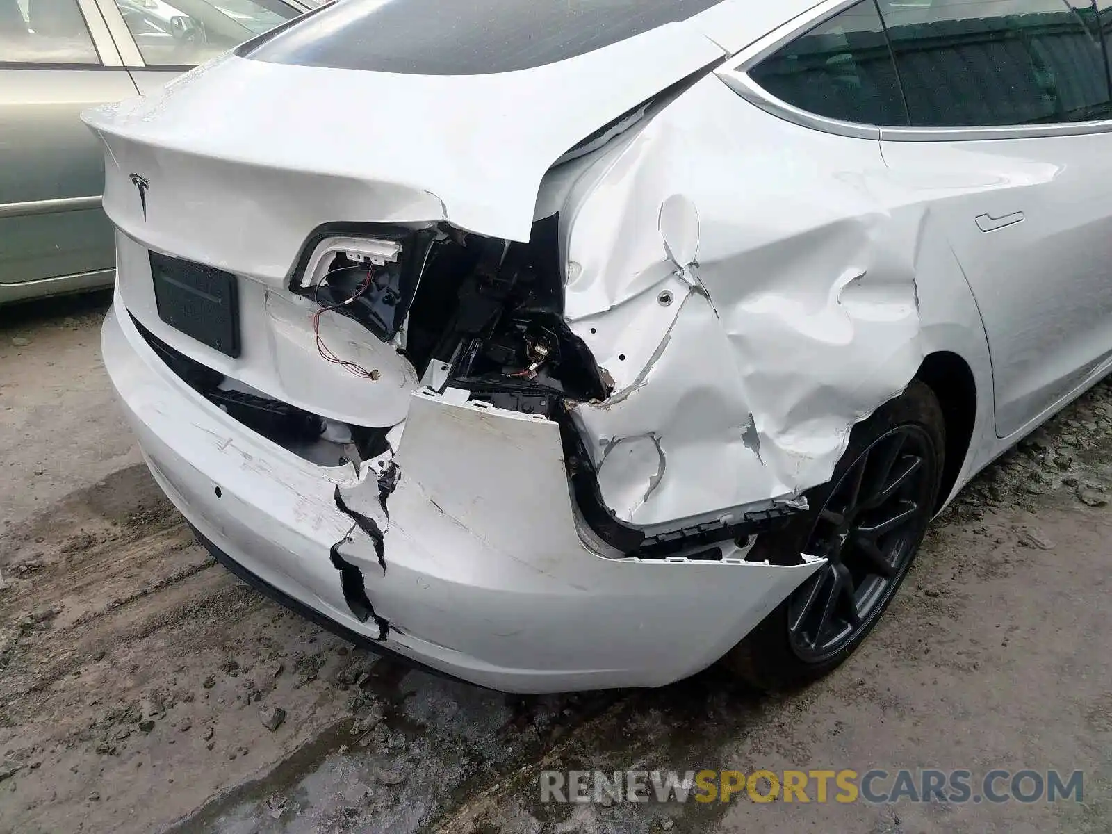 9 Photograph of a damaged car 5YJ3E1EA6KF420291 TESLA MODEL 3 2019