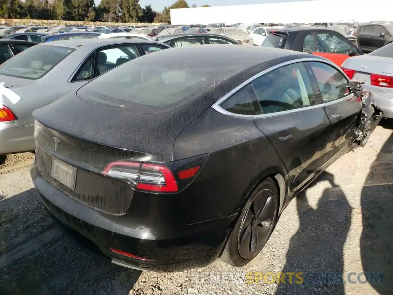 4 Photograph of a damaged car 5YJ3E1EA6KF424552 TESLA MODEL 3 2019