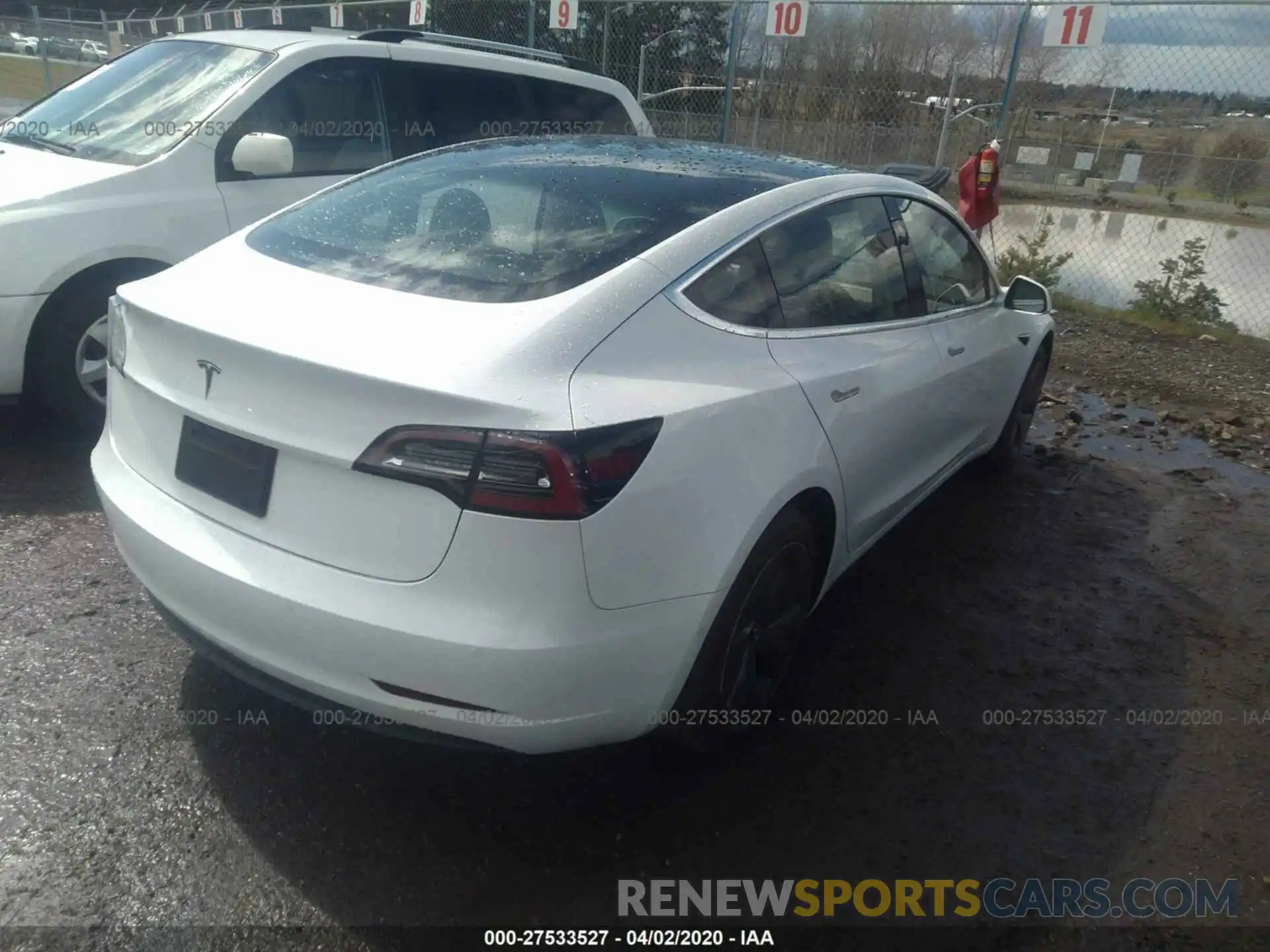 4 Photograph of a damaged car 5YJ3E1EA6KF430898 TESLA MODEL 3 2019