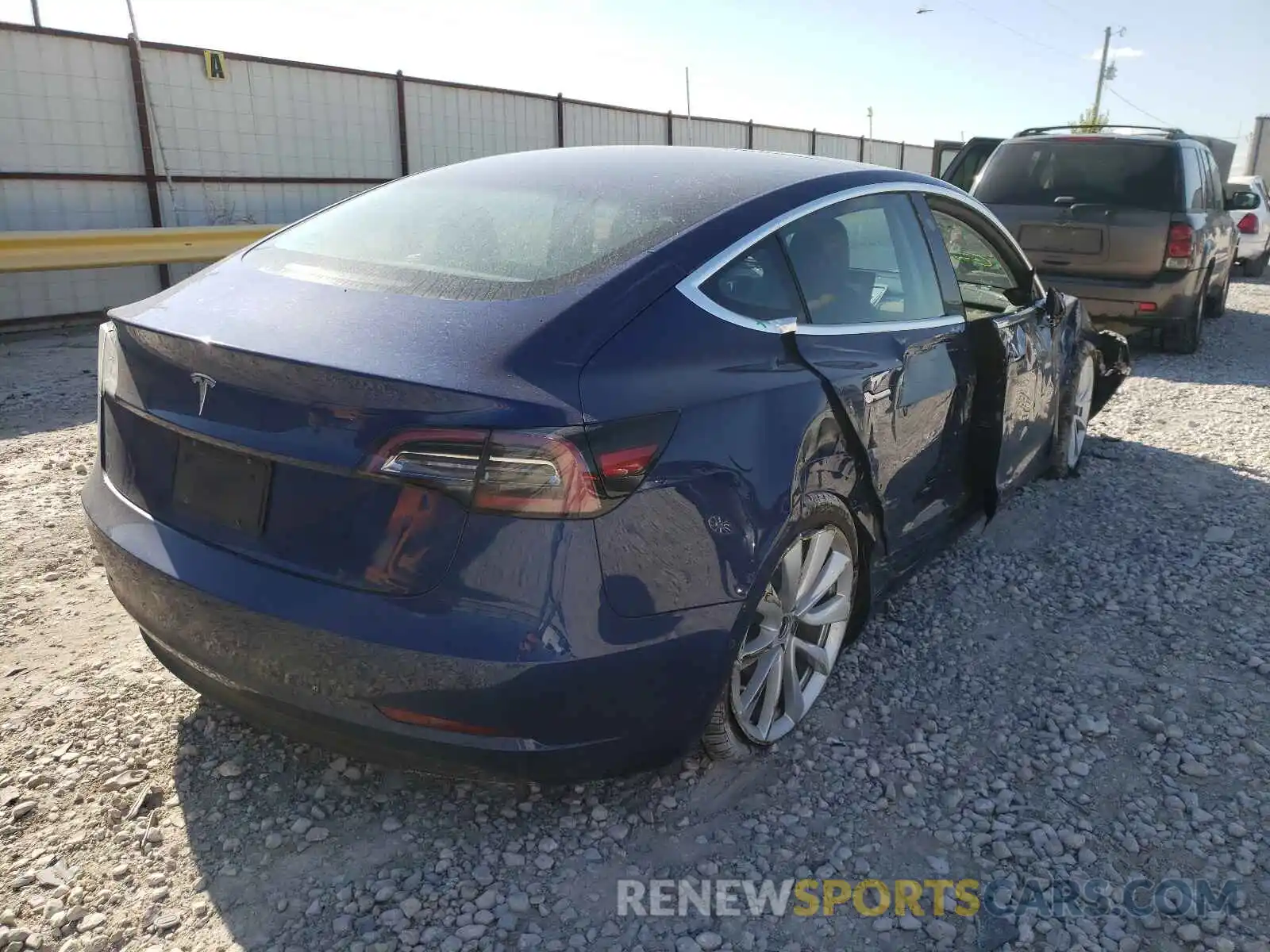 4 Фотография поврежденного автомобиля 5YJ3E1EA6KF441366 TESLA MODEL 3 2019