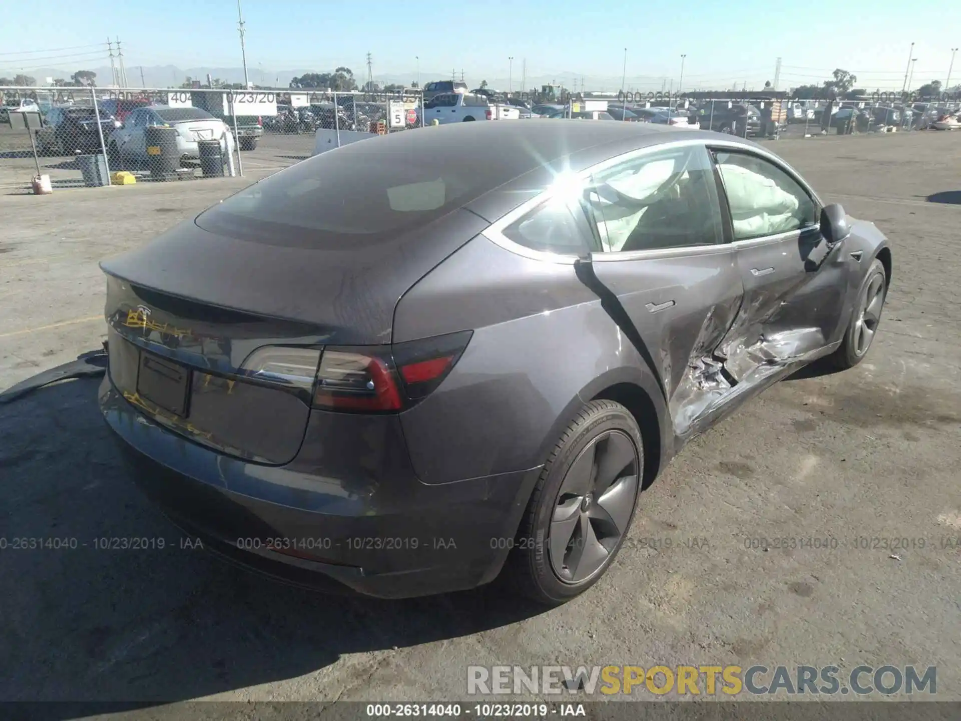 4 Фотография поврежденного автомобиля 5YJ3E1EA6KF464274 TESLA MODEL 3 2019