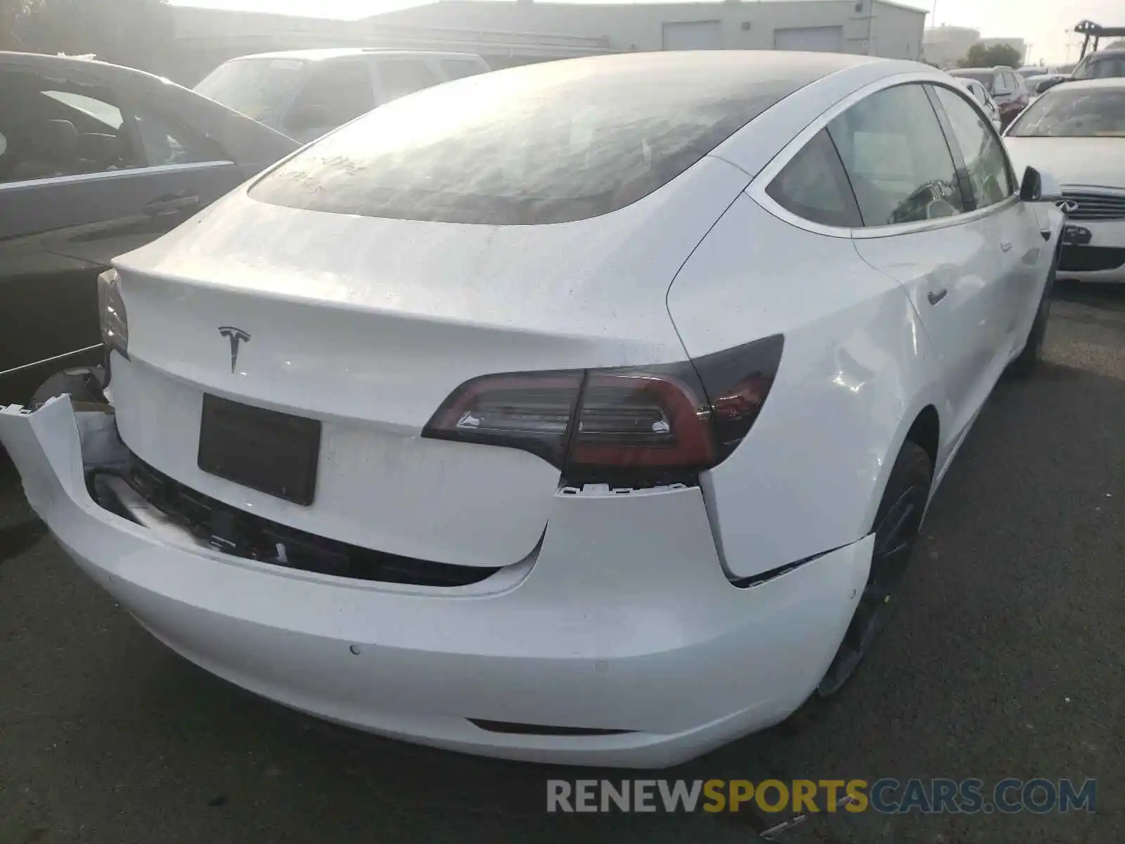 4 Фотография поврежденного автомобиля 5YJ3E1EA6KF483701 TESLA MODEL 3 2019