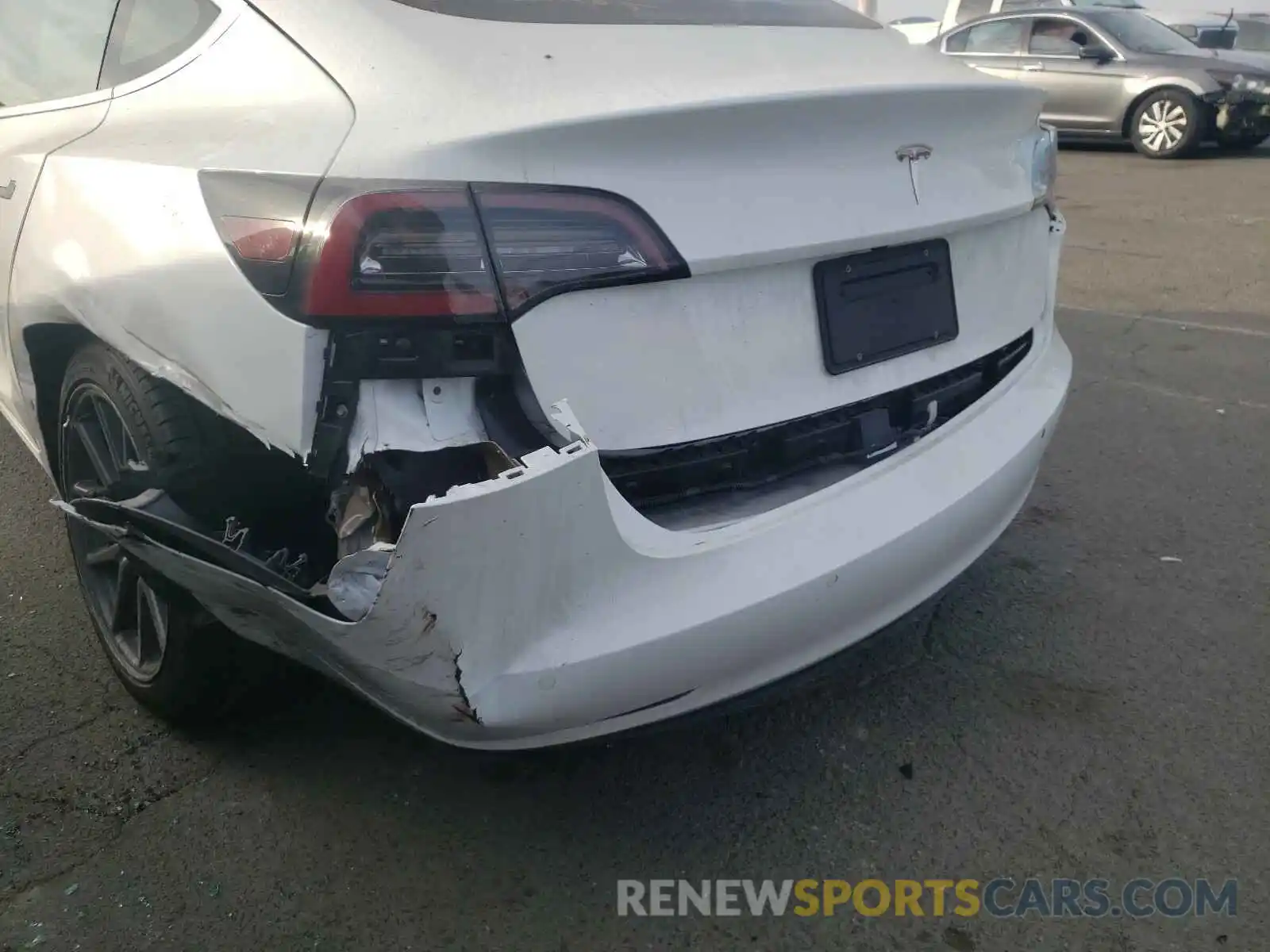 9 Photograph of a damaged car 5YJ3E1EA6KF483701 TESLA MODEL 3 2019