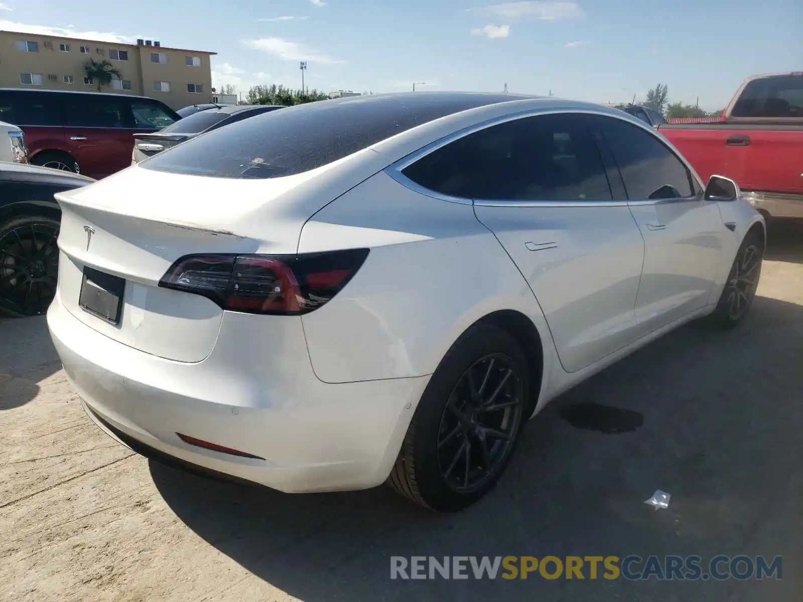 4 Фотография поврежденного автомобиля 5YJ3E1EA6KF486467 TESLA MODEL 3 2019