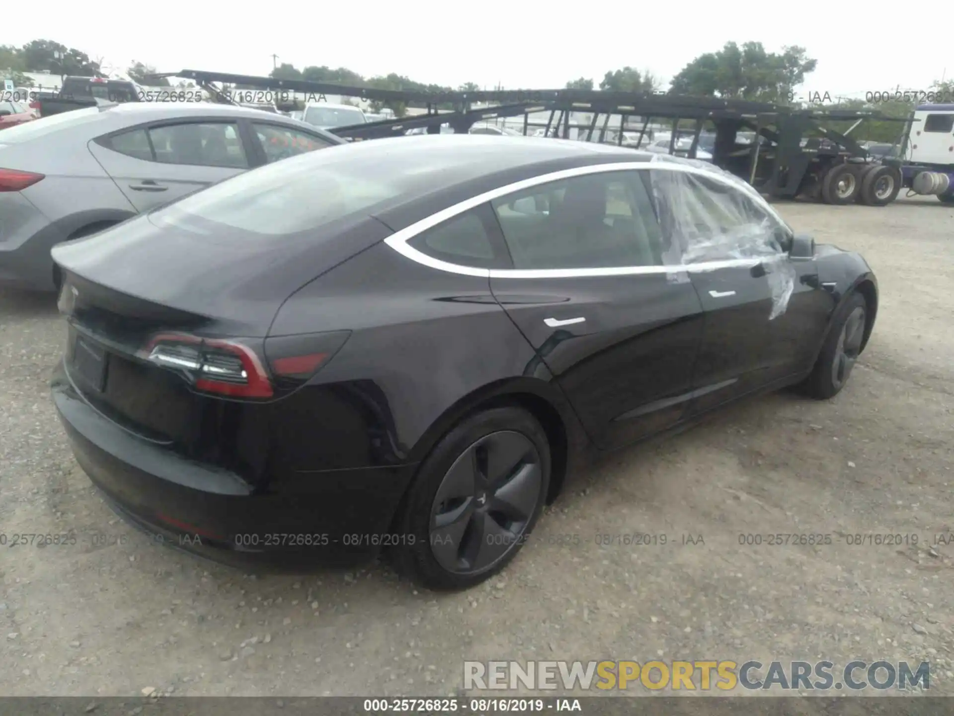 4 Фотография поврежденного автомобиля 5YJ3E1EA7KF192902 TESLA MODEL 3 2019