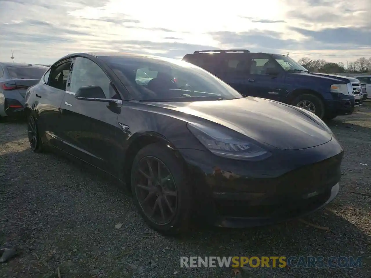 4 Photograph of a damaged car 5YJ3E1EA7KF297150 TESLA MODEL 3 2019