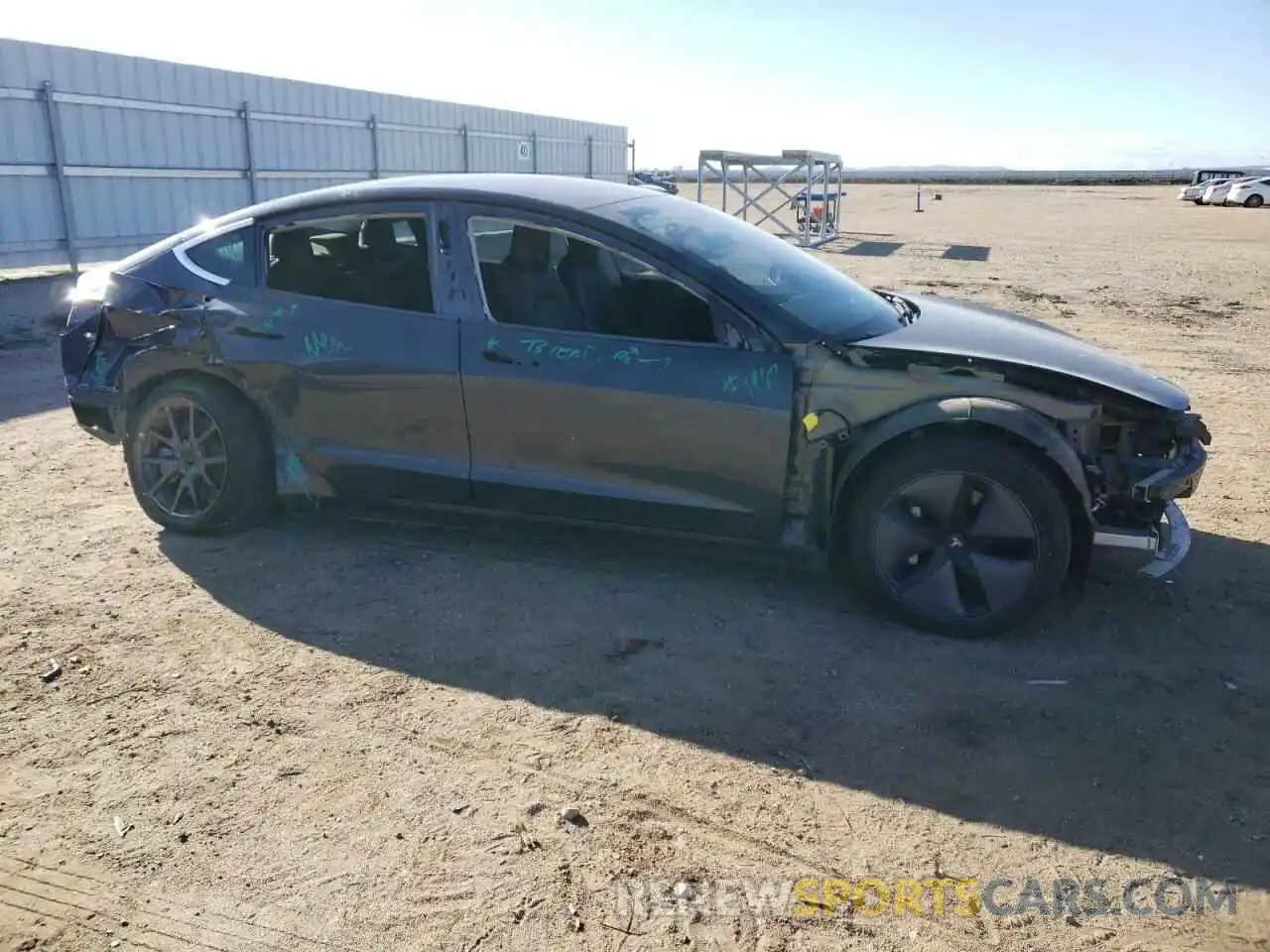 4 Фотография поврежденного автомобиля 5YJ3E1EA7KF307496 TESLA MODEL 3 2019