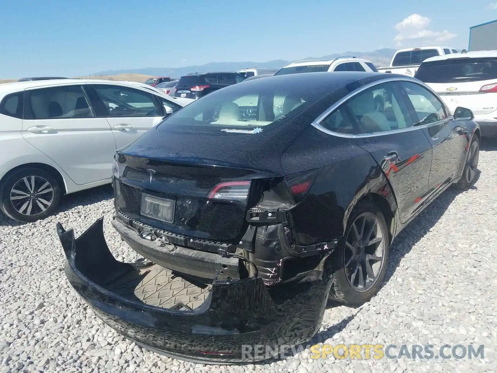 4 Фотография поврежденного автомобиля 5YJ3E1EA7KF323634 TESLA MODEL 3 2019