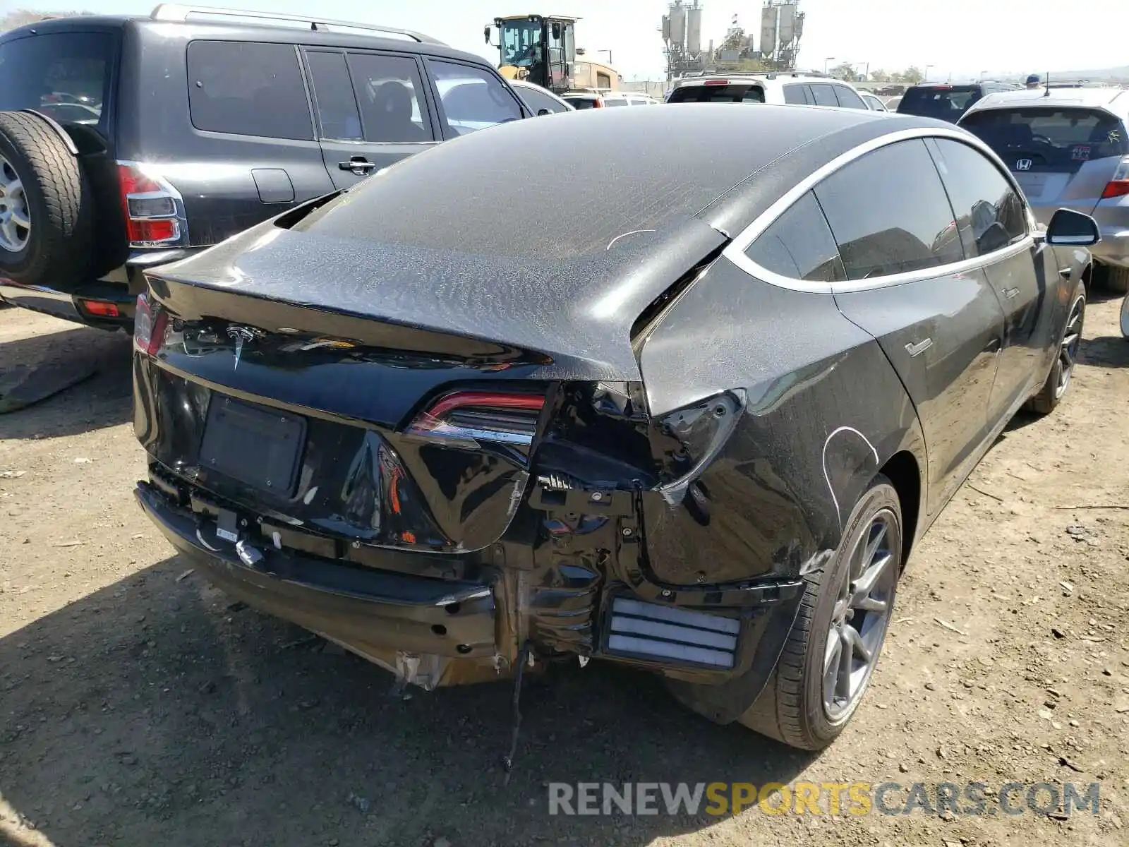 4 Фотография поврежденного автомобиля 5YJ3E1EA7KF324928 TESLA MODEL 3 2019