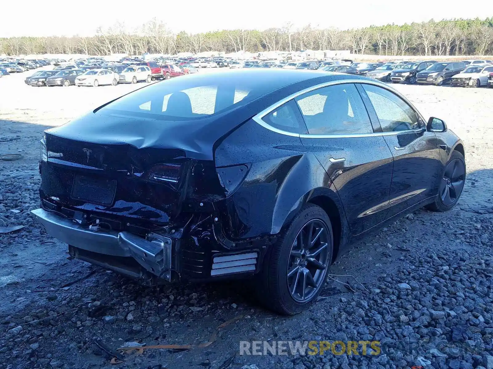 4 Photograph of a damaged car 5YJ3E1EA7KF325142 TESLA MODEL 3 2019