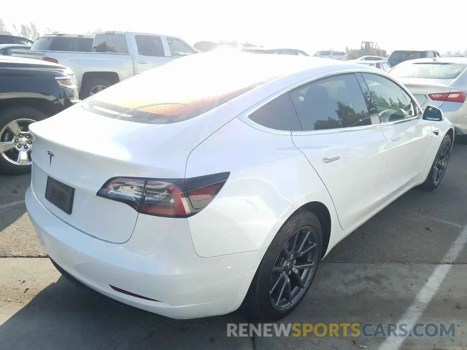 4 Photograph of a damaged car 5YJ3E1EA7KF326579 TESLA MODEL 3 2019