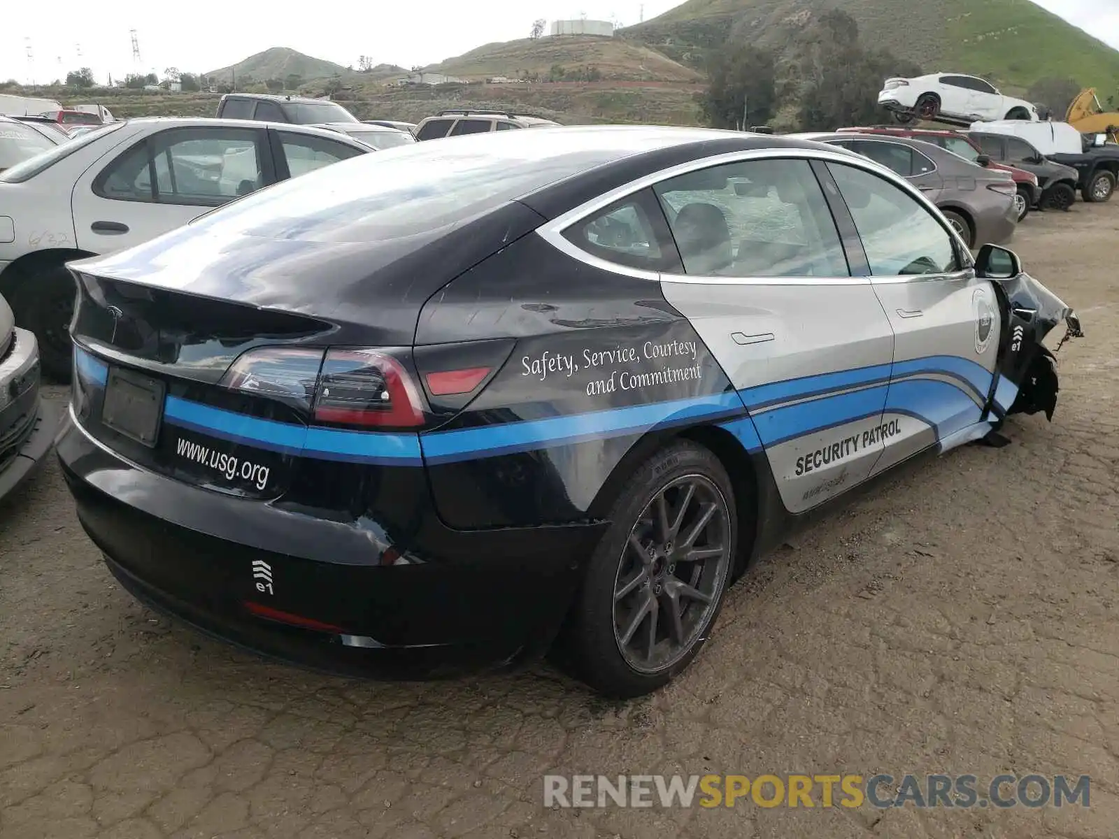 4 Photograph of a damaged car 5YJ3E1EA7KF394574 TESLA MODEL 3 2019