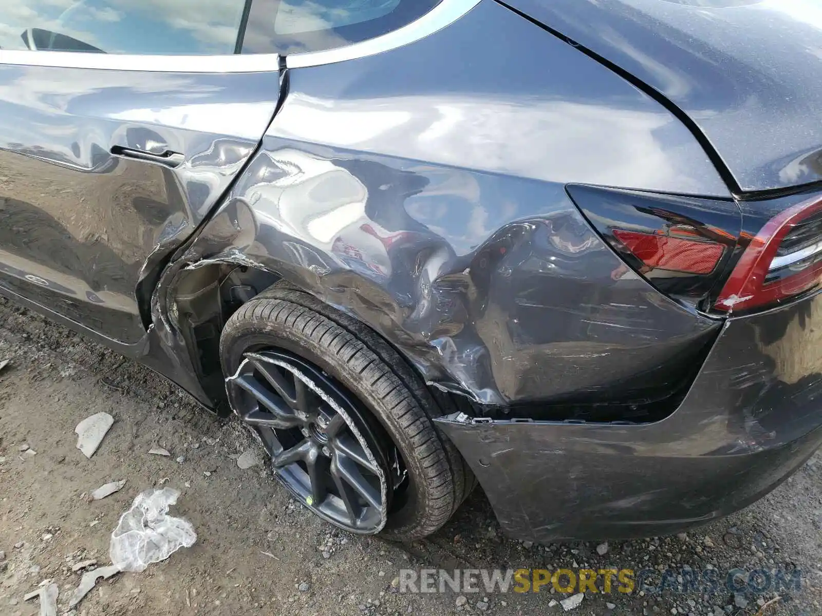 9 Photograph of a damaged car 5YJ3E1EA7KF396177 TESLA MODEL 3 2019