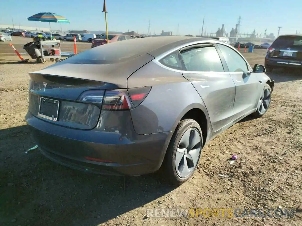 4 Фотография поврежденного автомобиля 5YJ3E1EA7KF400275 TESLA MODEL 3 2019