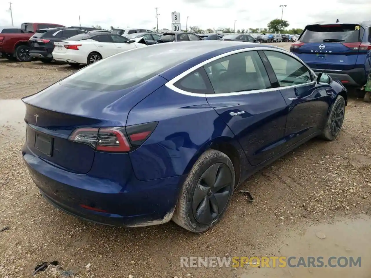 4 Фотография поврежденного автомобиля 5YJ3E1EA7KF411762 TESLA MODEL 3 2019