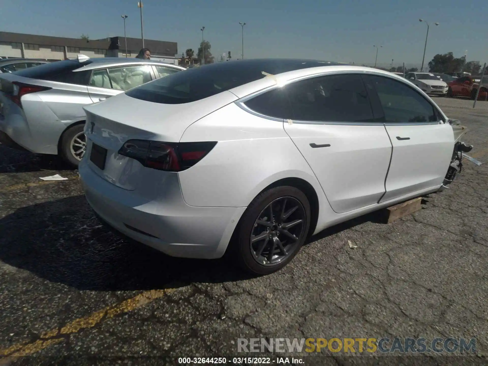 4 Photograph of a damaged car 5YJ3E1EA7KF411938 TESLA MODEL 3 2019