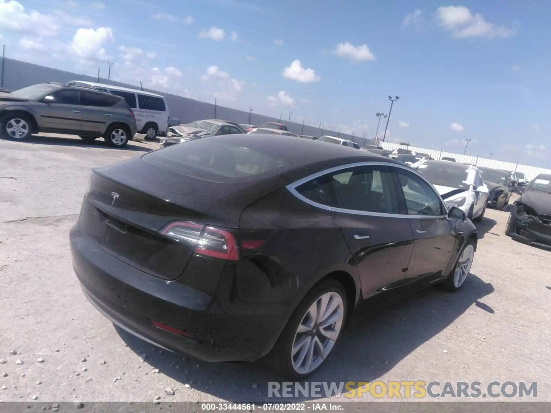 4 Фотография поврежденного автомобиля 5YJ3E1EA7KF417030 TESLA MODEL 3 2019