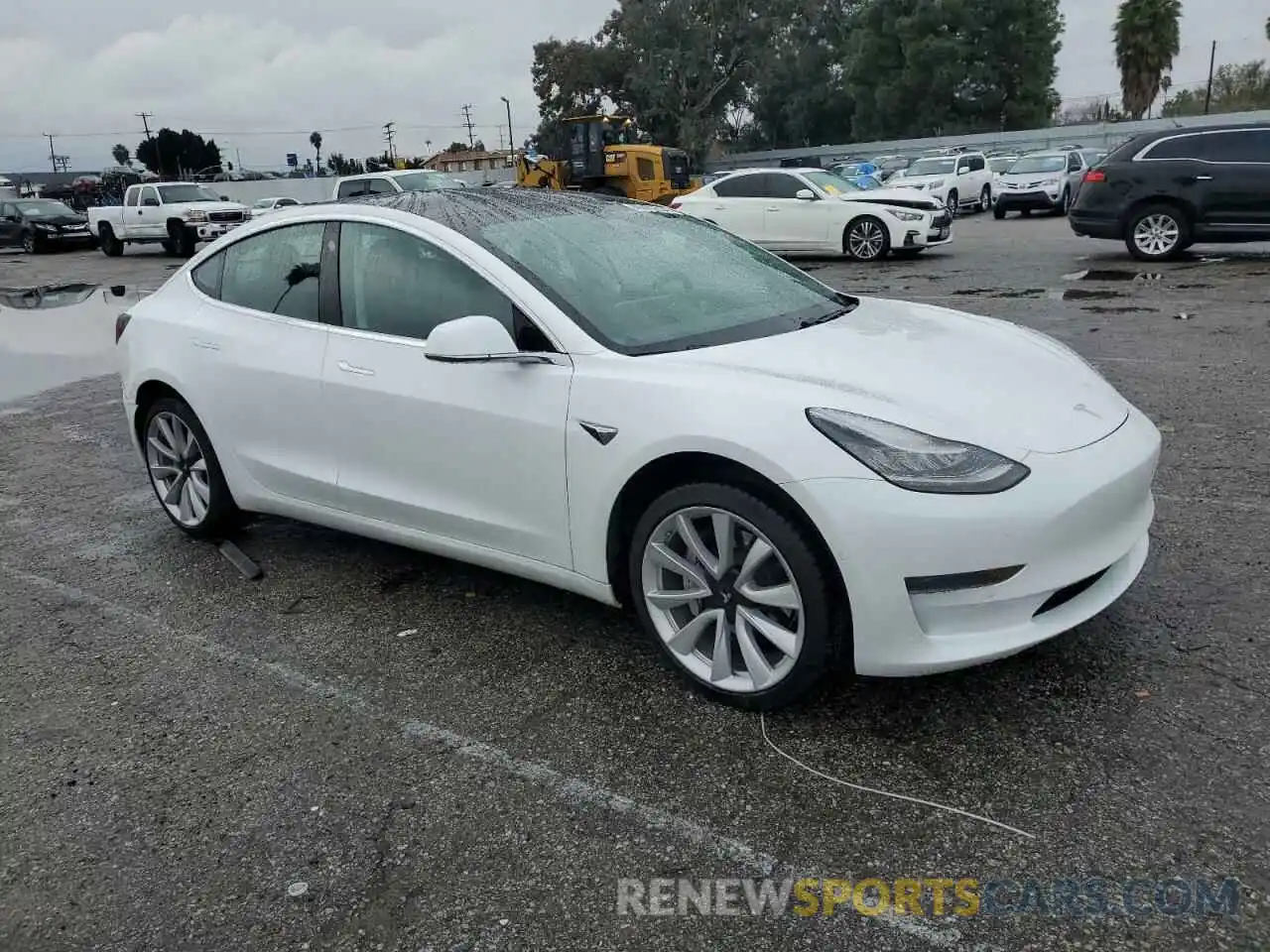 4 Фотография поврежденного автомобиля 5YJ3E1EA7KF446611 TESLA MODEL 3 2019