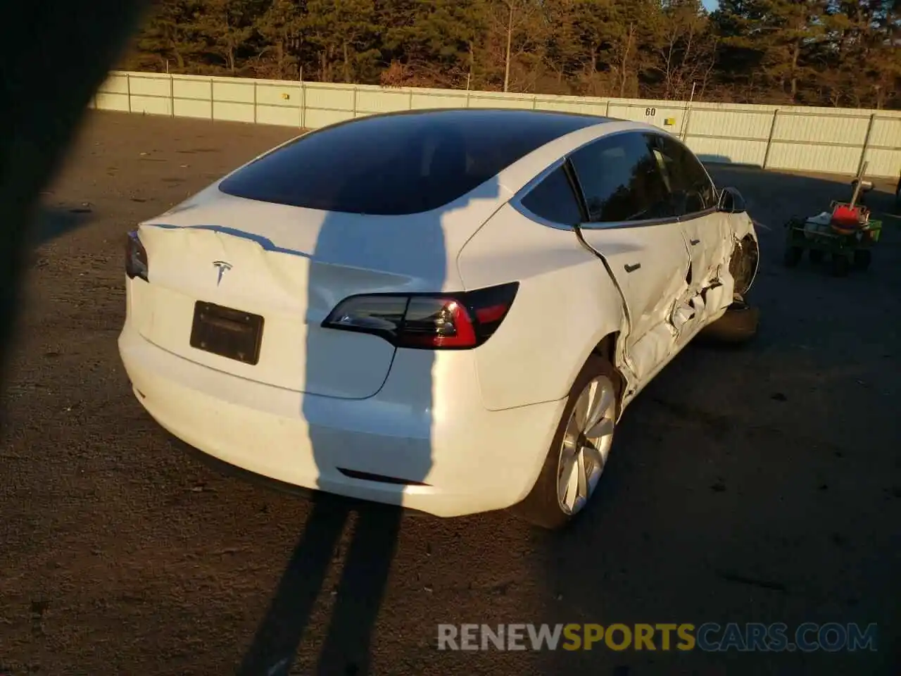 4 Photograph of a damaged car 5YJ3E1EA7KF447919 TESLA MODEL 3 2019