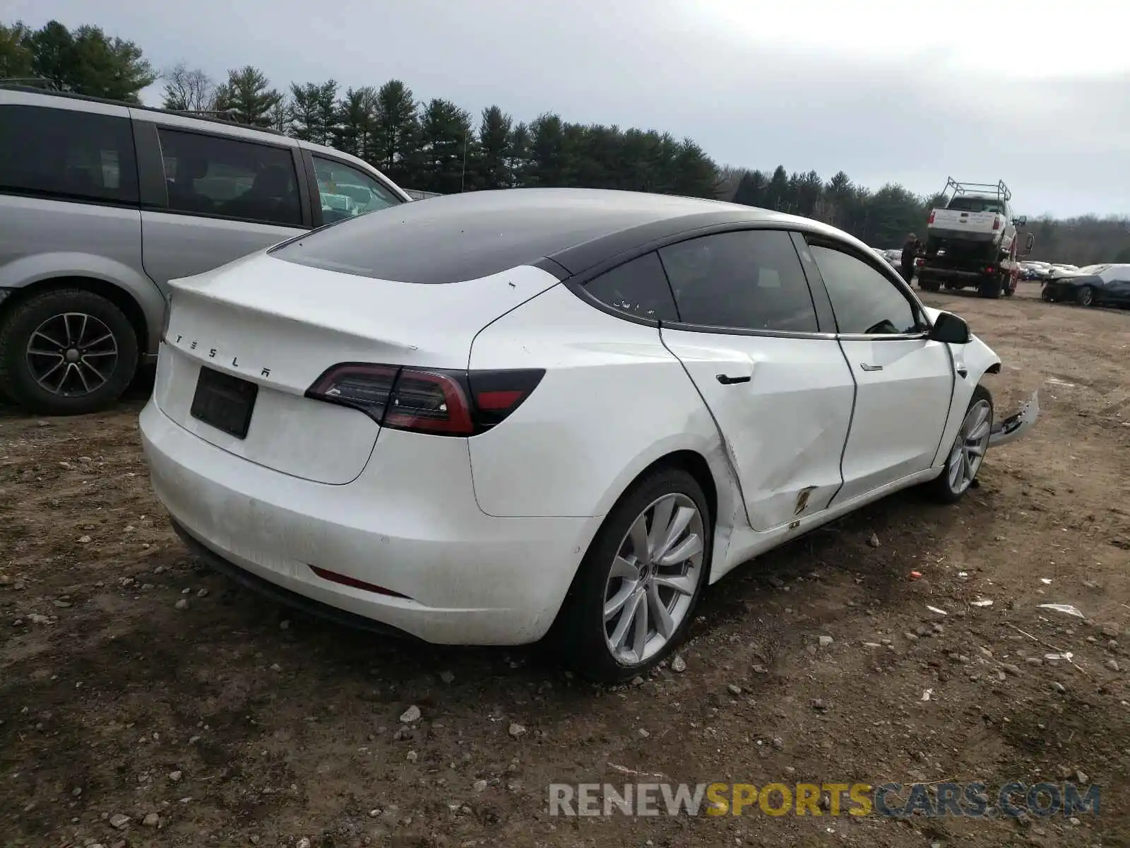 4 Photograph of a damaged car 5YJ3E1EA7KF466468 TESLA MODEL 3 2019