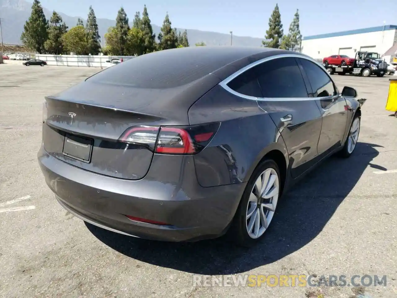 4 Фотография поврежденного автомобиля 5YJ3E1EA7KF495288 TESLA MODEL 3 2019