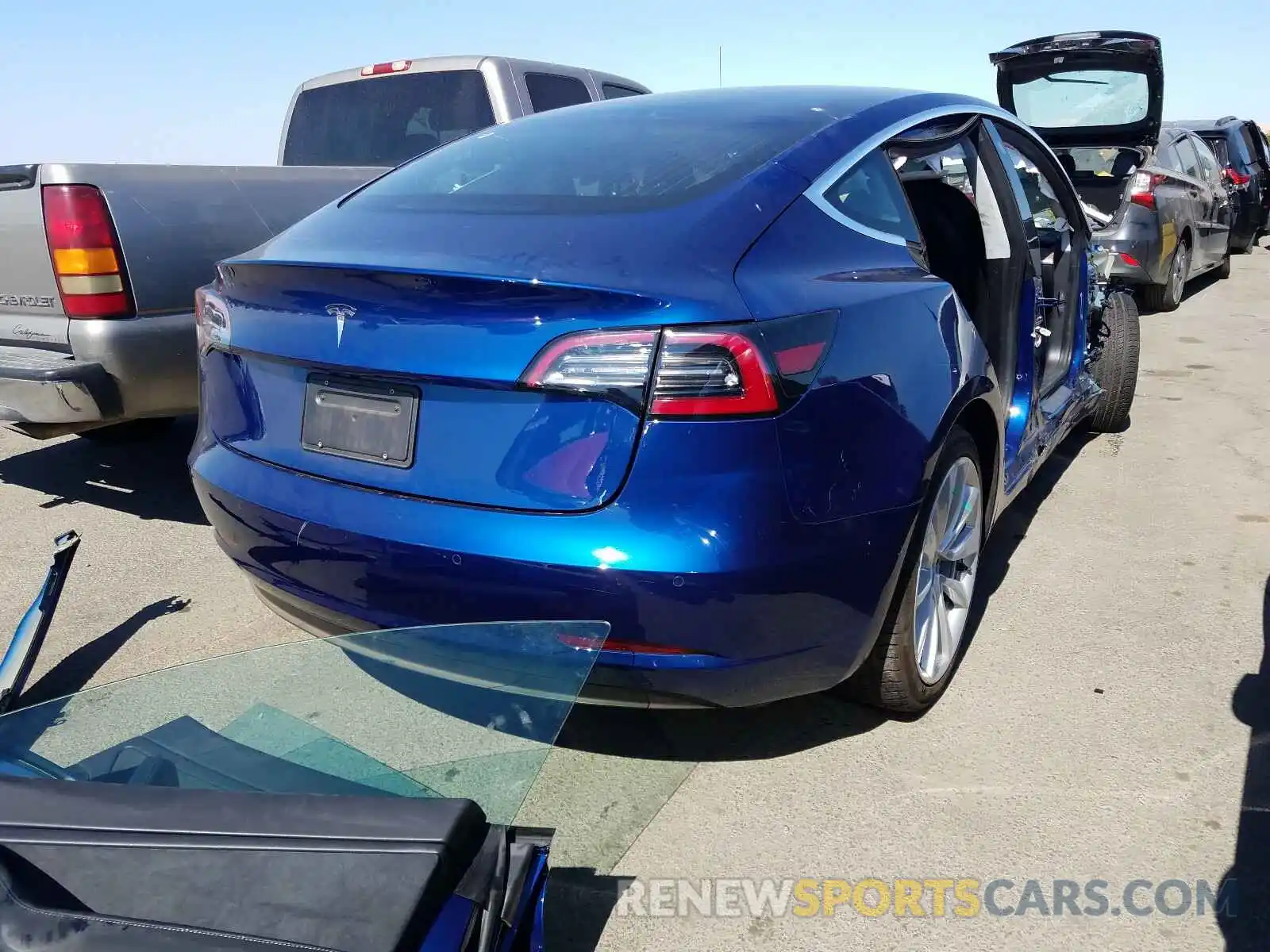 4 Photograph of a damaged car 5YJ3E1EA7KF495338 TESLA MODEL 3 2019