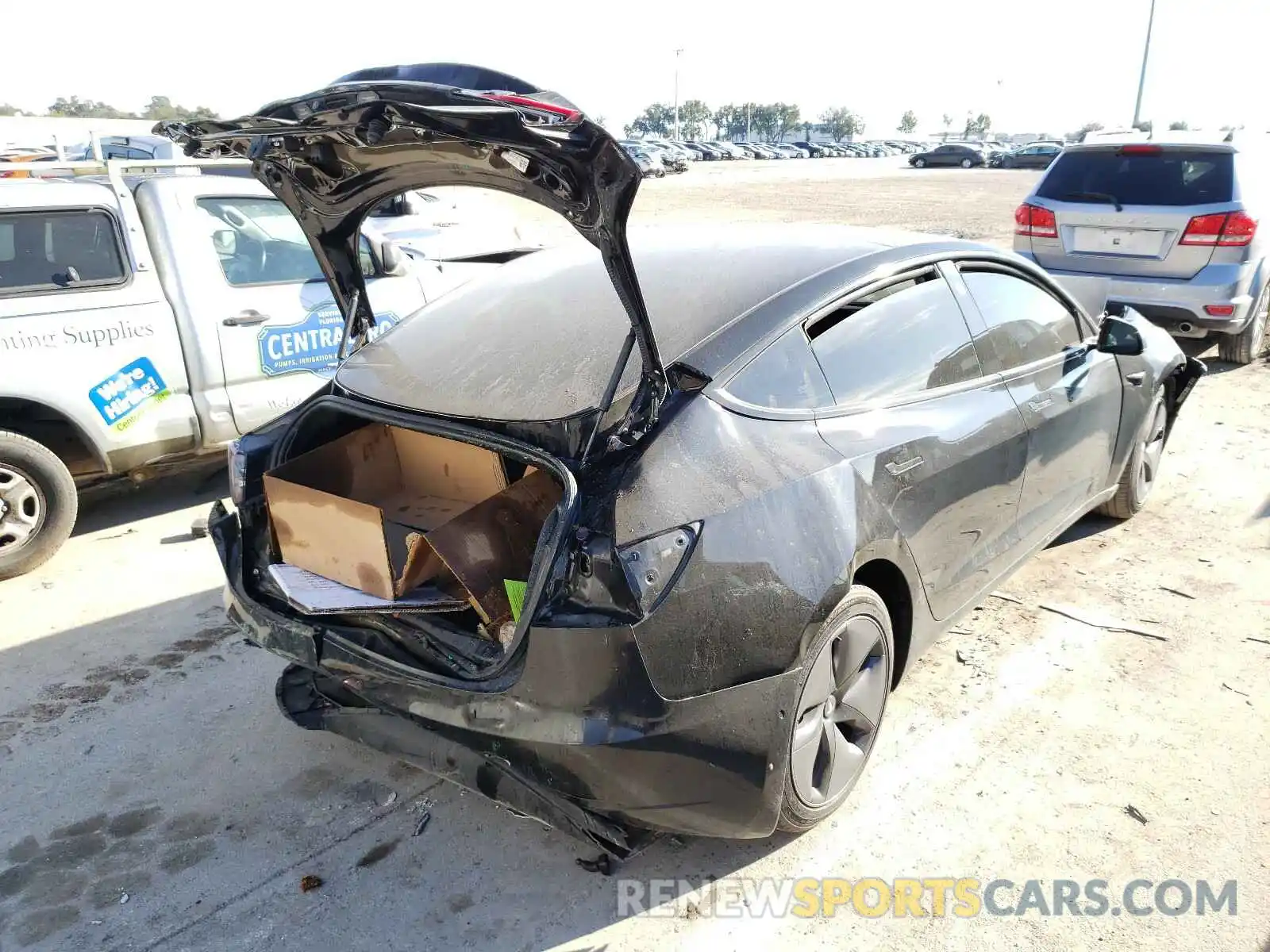 4 Photograph of a damaged car 5YJ3E1EA8KF193332 TESLA MODEL 3 2019