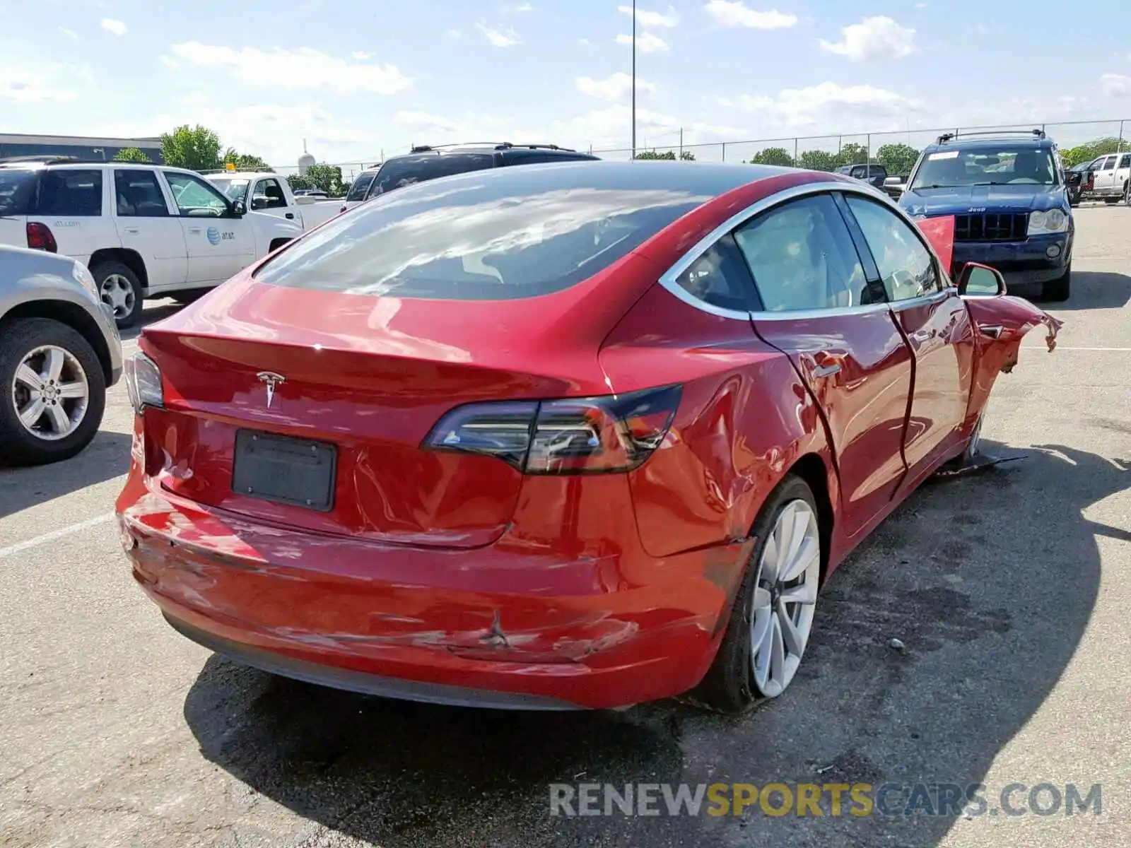 4 Фотография поврежденного автомобиля 5YJ3E1EA8KF300993 TESLA MODEL 3 2019