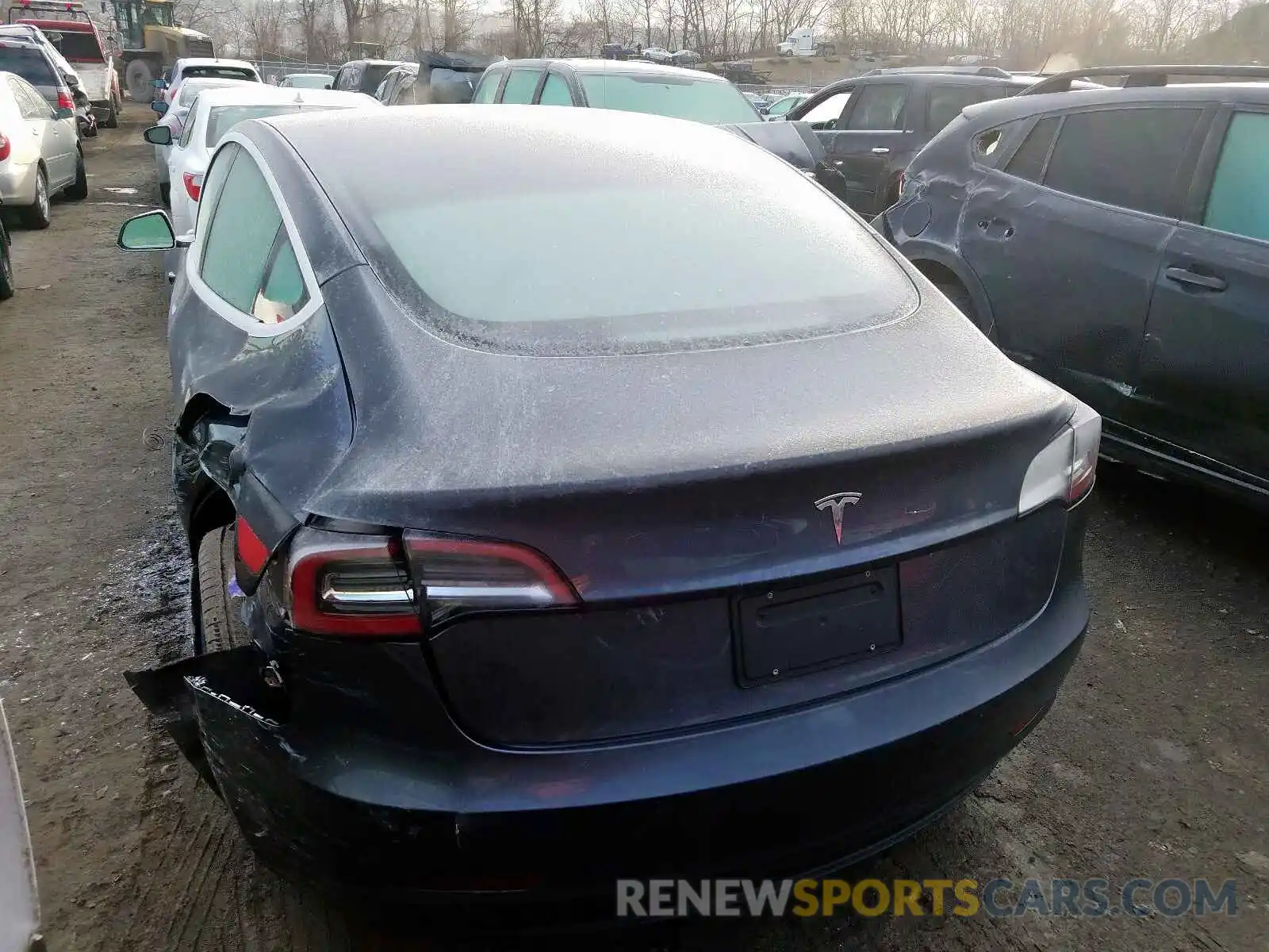 3 Фотография поврежденного автомобиля 5YJ3E1EA8KF301819 TESLA MODEL 3 2019