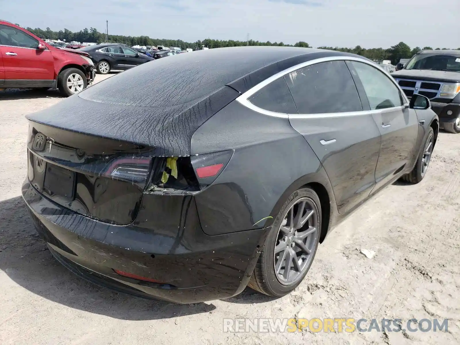 4 Фотография поврежденного автомобиля 5YJ3E1EA8KF302162 TESLA MODEL 3 2019