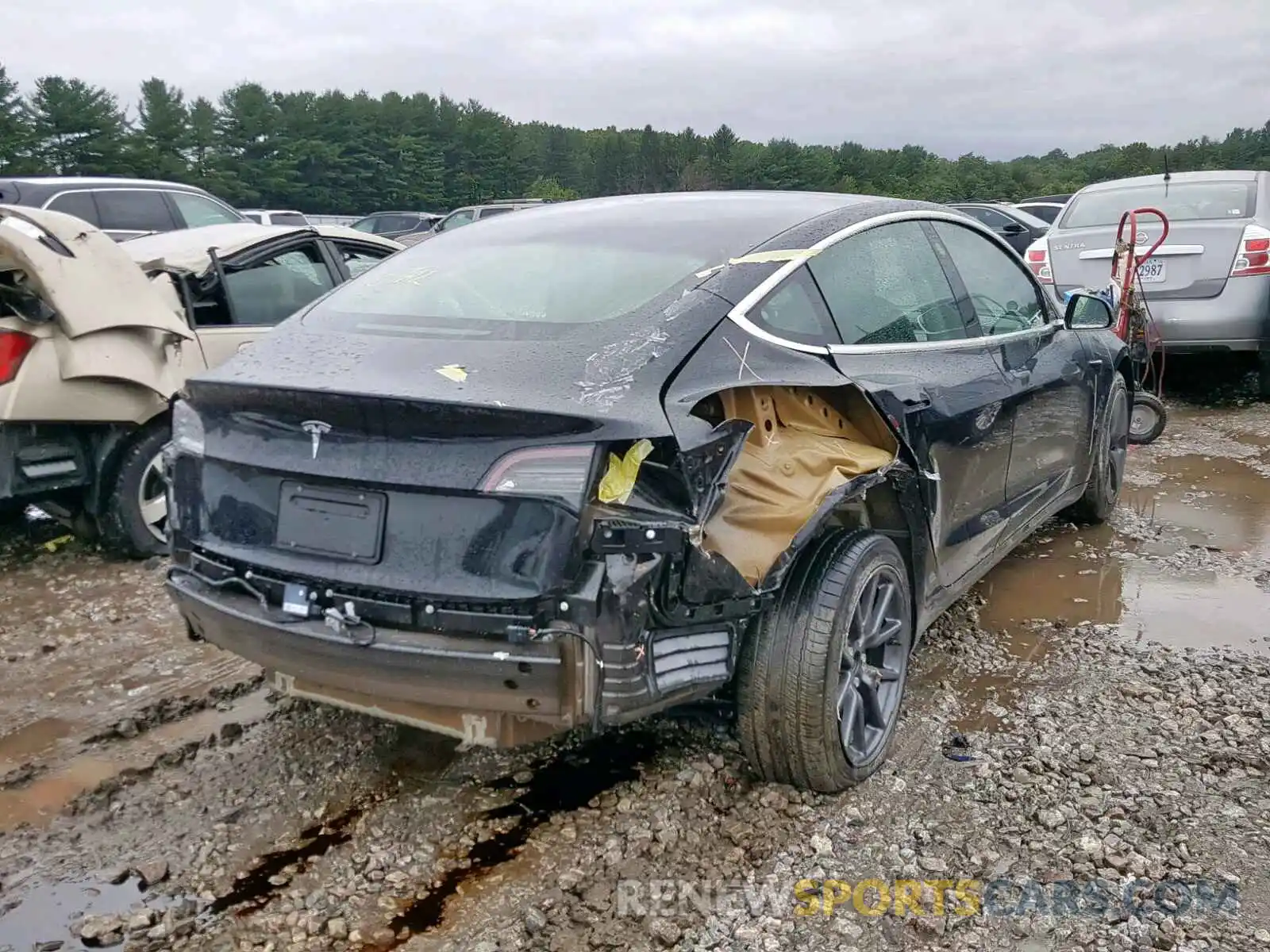 4 Photograph of a damaged car 5YJ3E1EA8KF304476 TESLA MODEL 3 2019