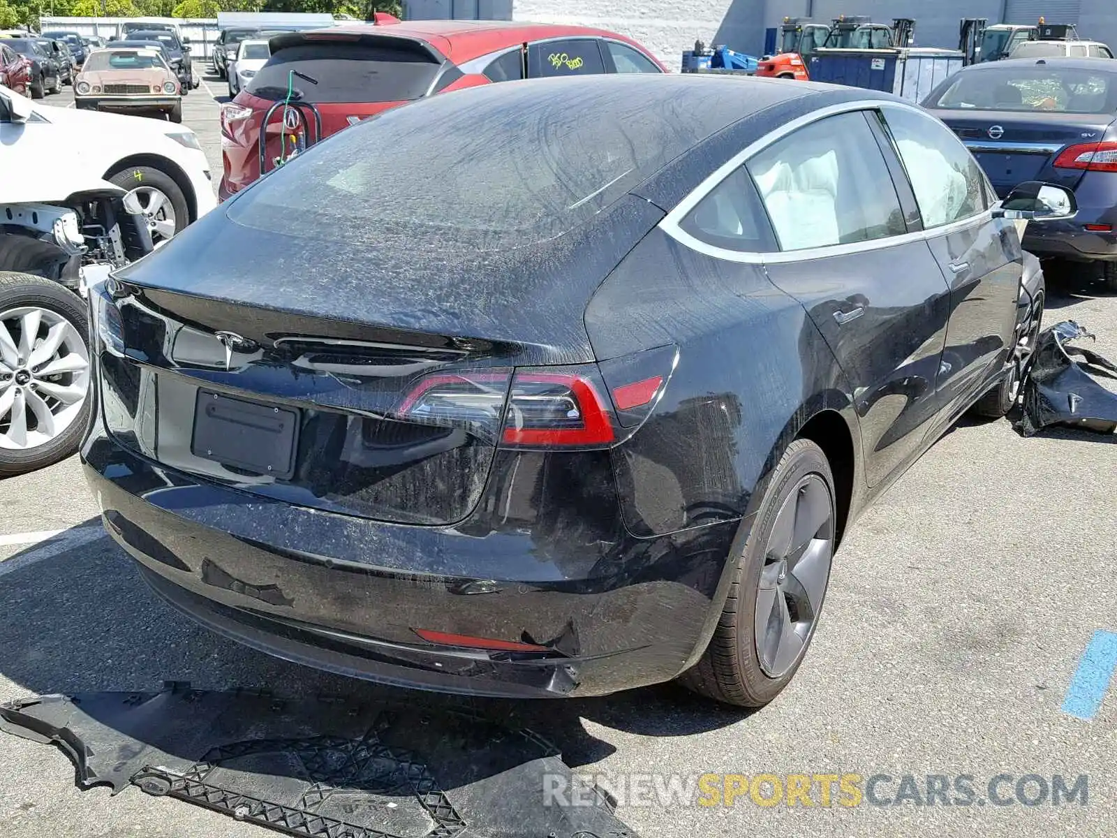 4 Фотография поврежденного автомобиля 5YJ3E1EA8KF305949 TESLA MODEL 3 2019