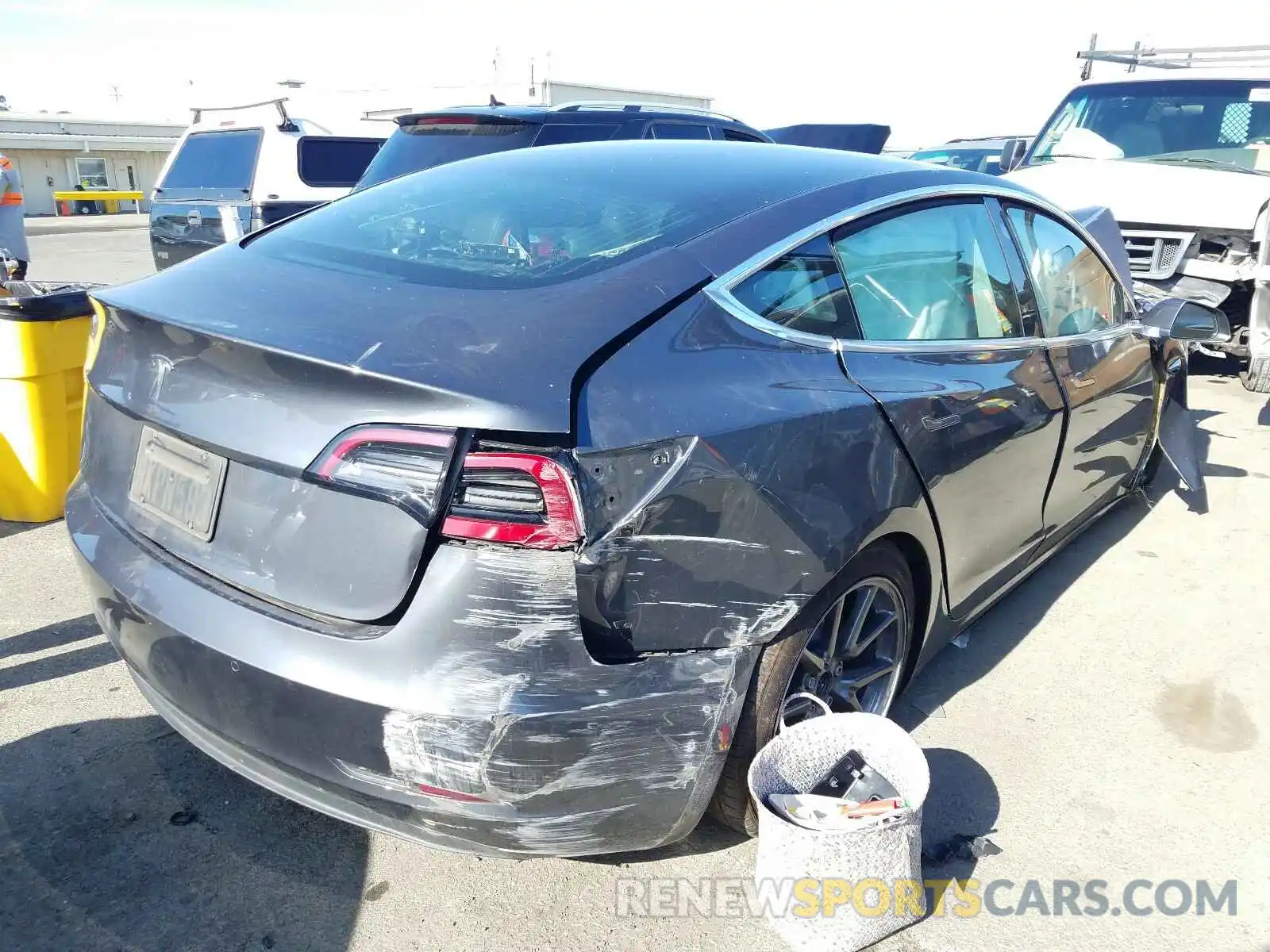 4 Photograph of a damaged car 5YJ3E1EA8KF307541 TESLA MODEL 3 2019