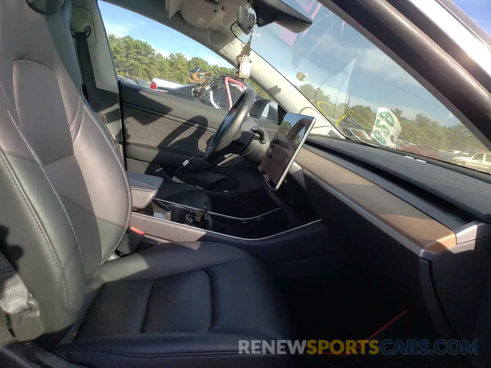 5 Photograph of a damaged car 5YJ3E1EA8KF308172 TESLA MODEL 3 2019