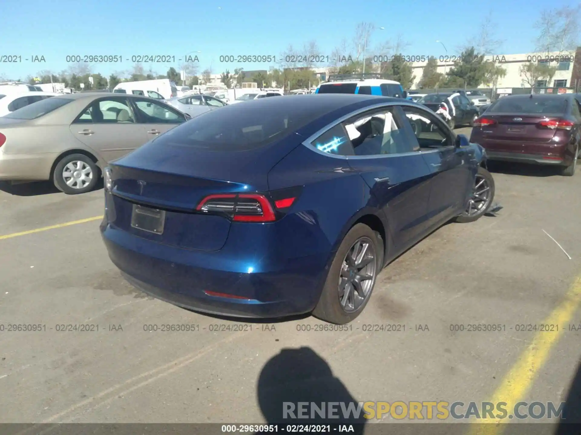 4 Фотография поврежденного автомобиля 5YJ3E1EA8KF309239 TESLA MODEL 3 2019