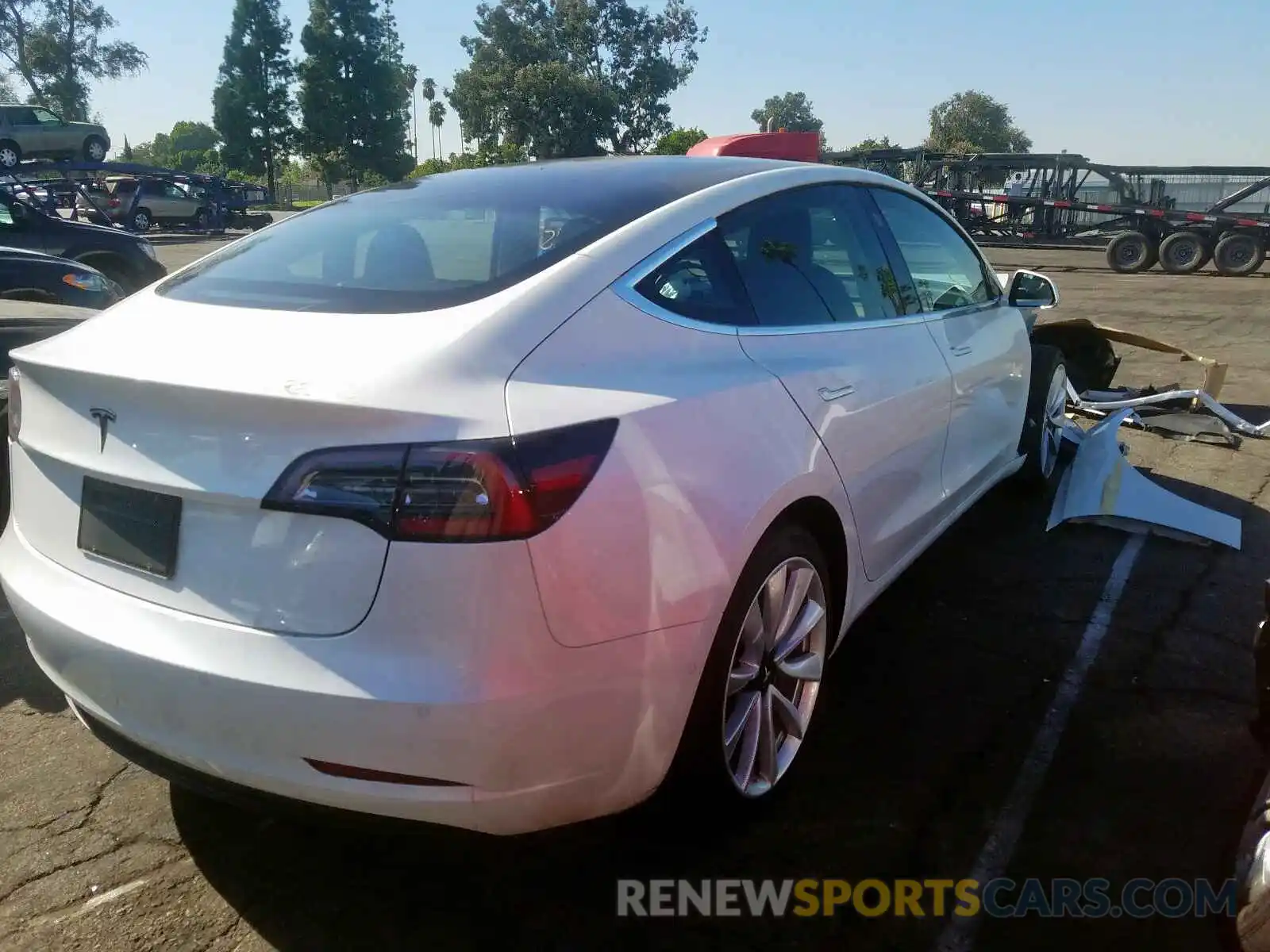 4 Фотография поврежденного автомобиля 5YJ3E1EA8KF311699 TESLA MODEL 3 2019