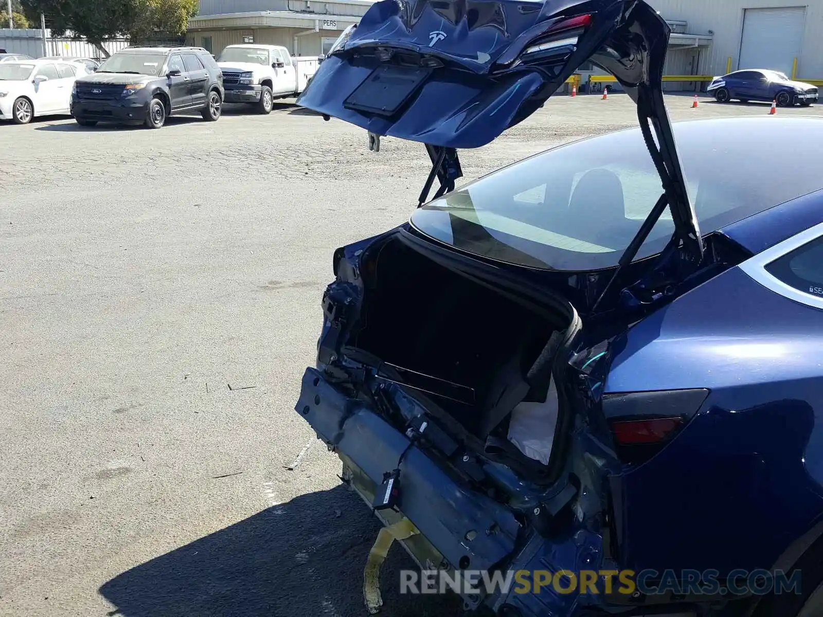 9 Photograph of a damaged car 5YJ3E1EA8KF326185 TESLA MODEL 3 2019