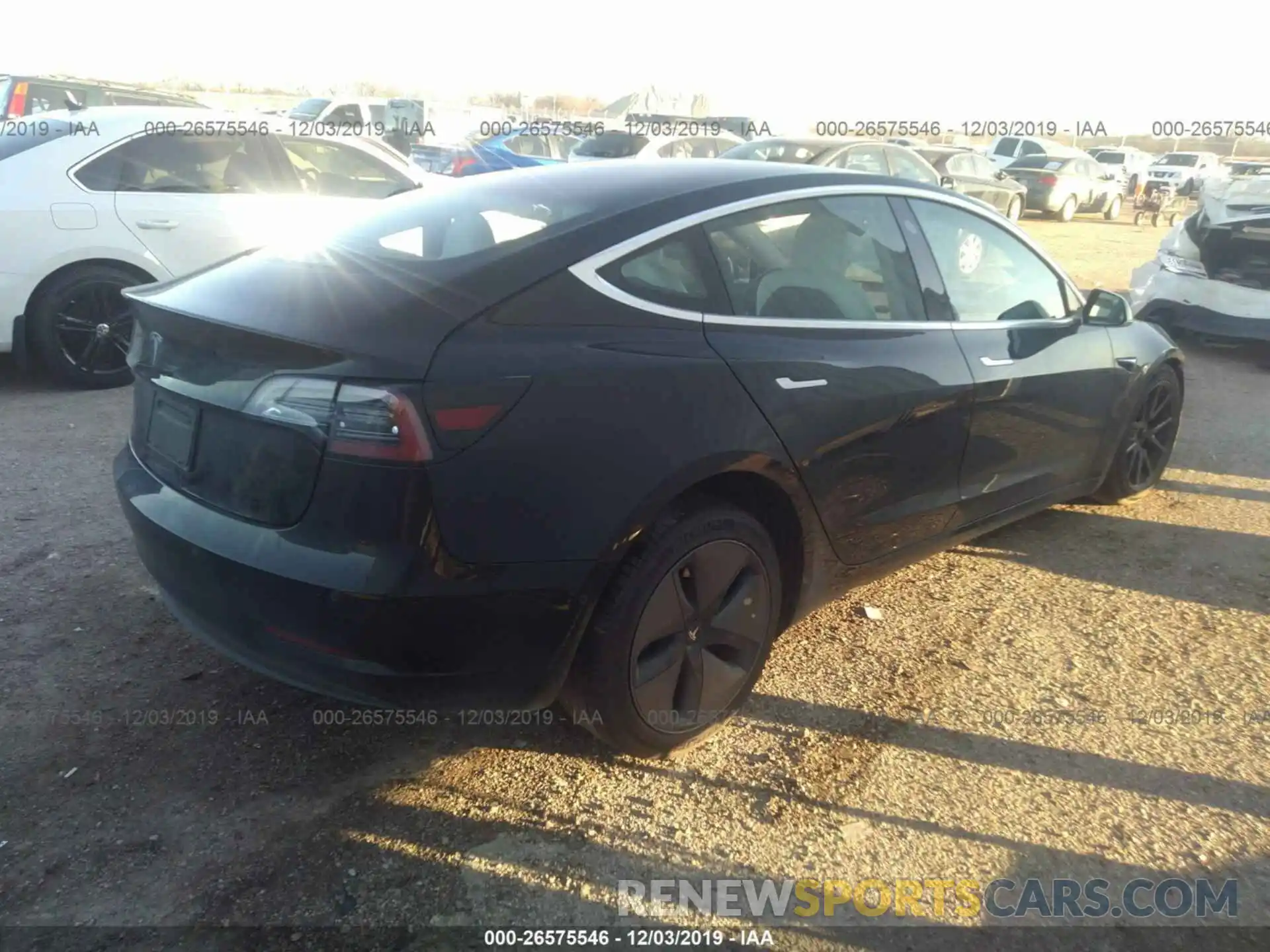 4 Фотография поврежденного автомобиля 5YJ3E1EA8KF327160 TESLA MODEL 3 2019