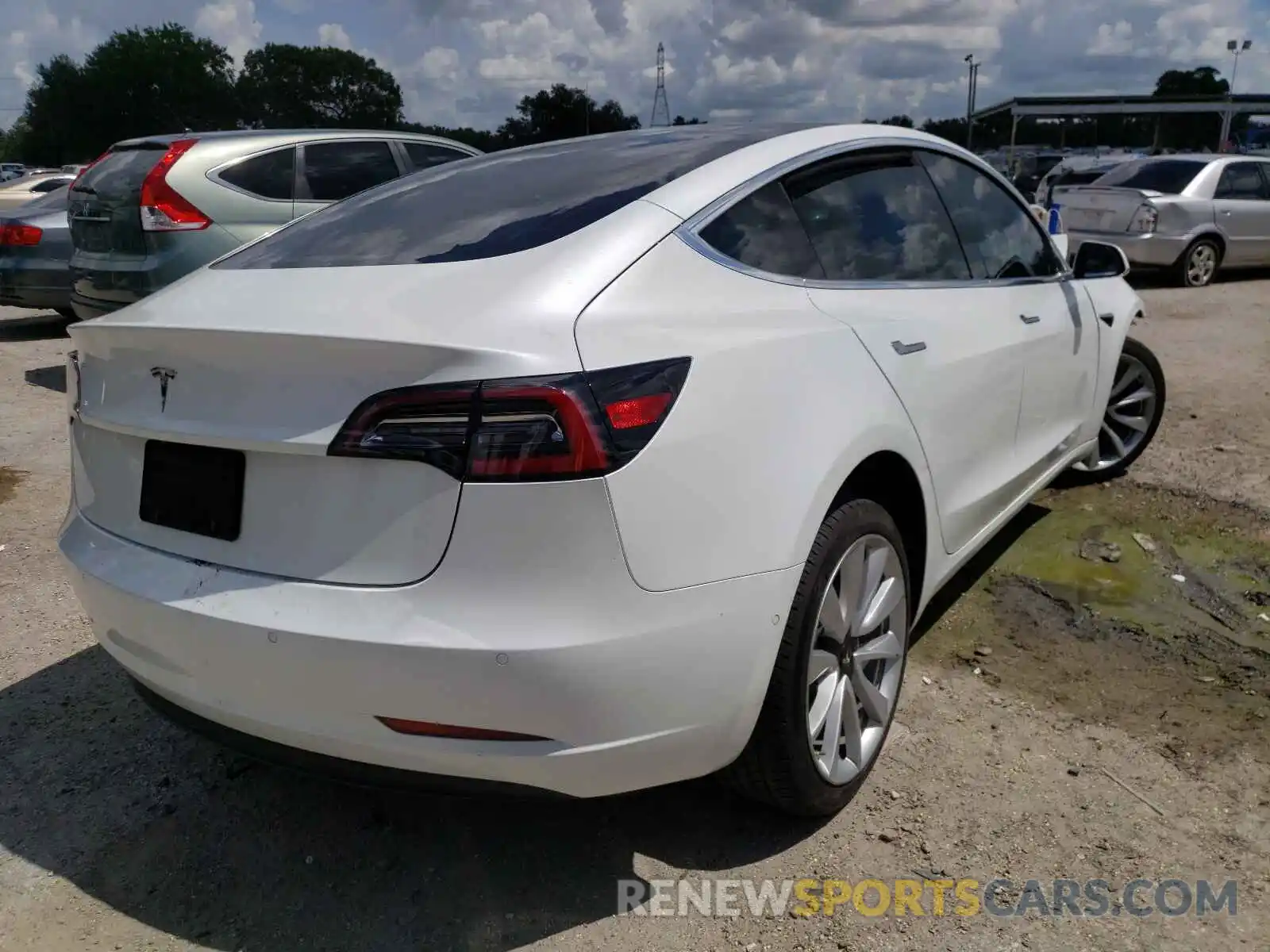 4 Photograph of a damaged car 5YJ3E1EA8KF332861 TESLA MODEL 3 2019