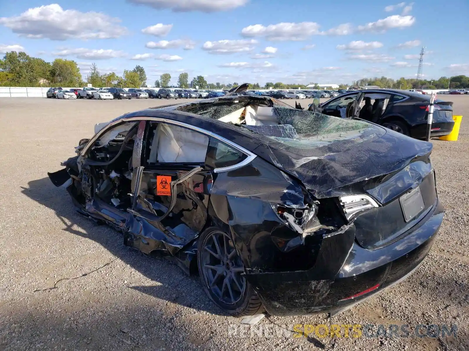 3 Photograph of a damaged car 5YJ3E1EA8KF352334 TESLA MODEL 3 2019