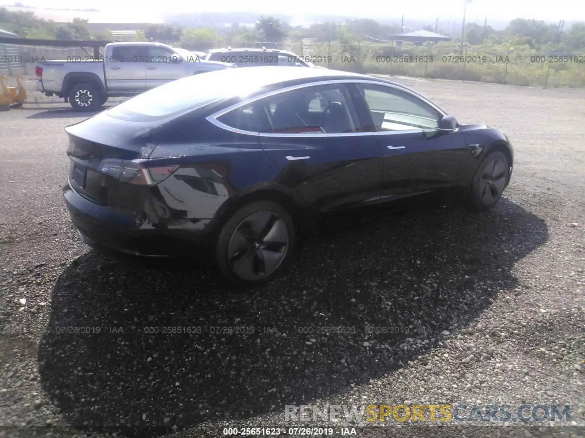 4 Фотография поврежденного автомобиля 5YJ3E1EA8KF394499 TESLA MODEL 3 2019