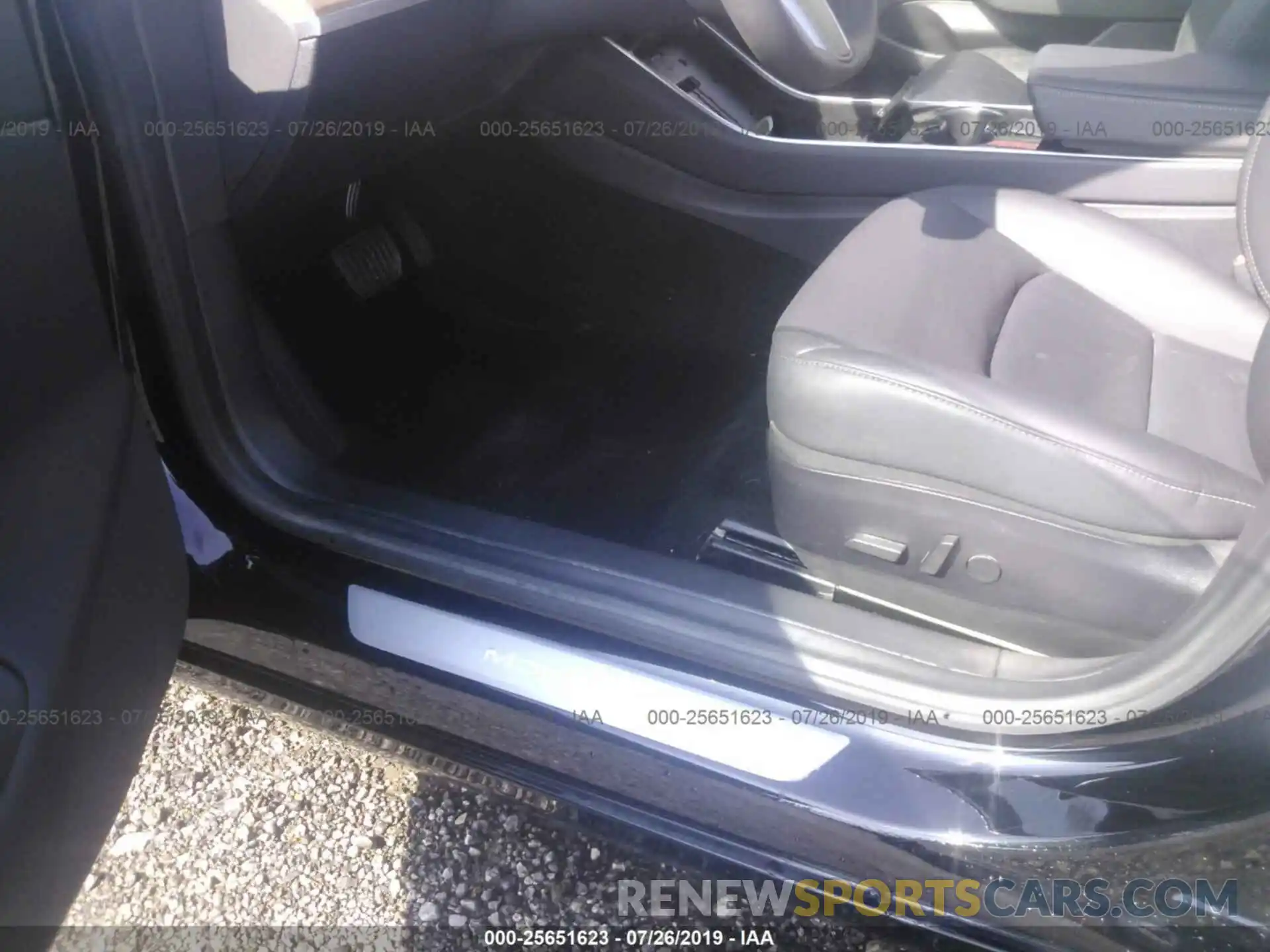 6 Photograph of a damaged car 5YJ3E1EA8KF394499 TESLA MODEL 3 2019