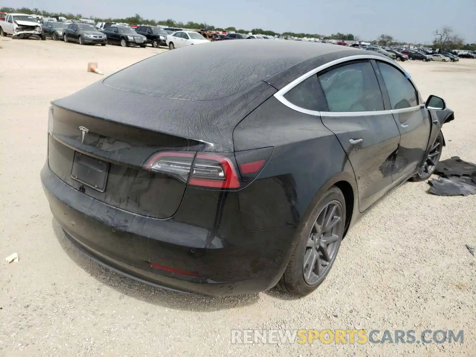 4 Photograph of a damaged car 5YJ3E1EA8KF395605 TESLA MODEL 3 2019