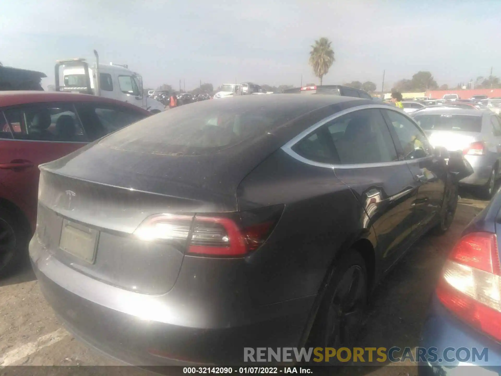 4 Photograph of a damaged car 5YJ3E1EA8KF400477 TESLA MODEL 3 2019