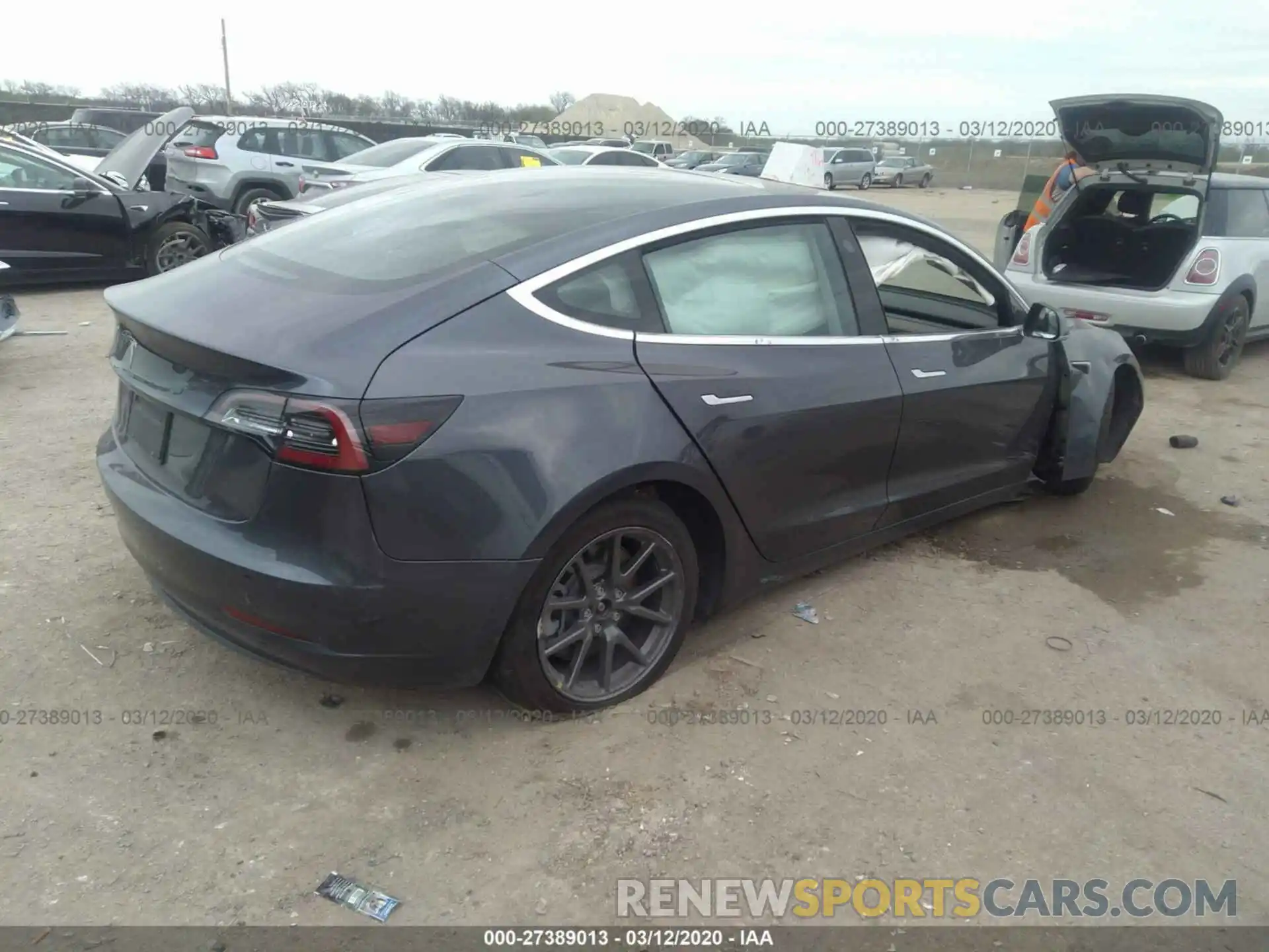 4 Фотография поврежденного автомобиля 5YJ3E1EA8KF411379 TESLA MODEL 3 2019