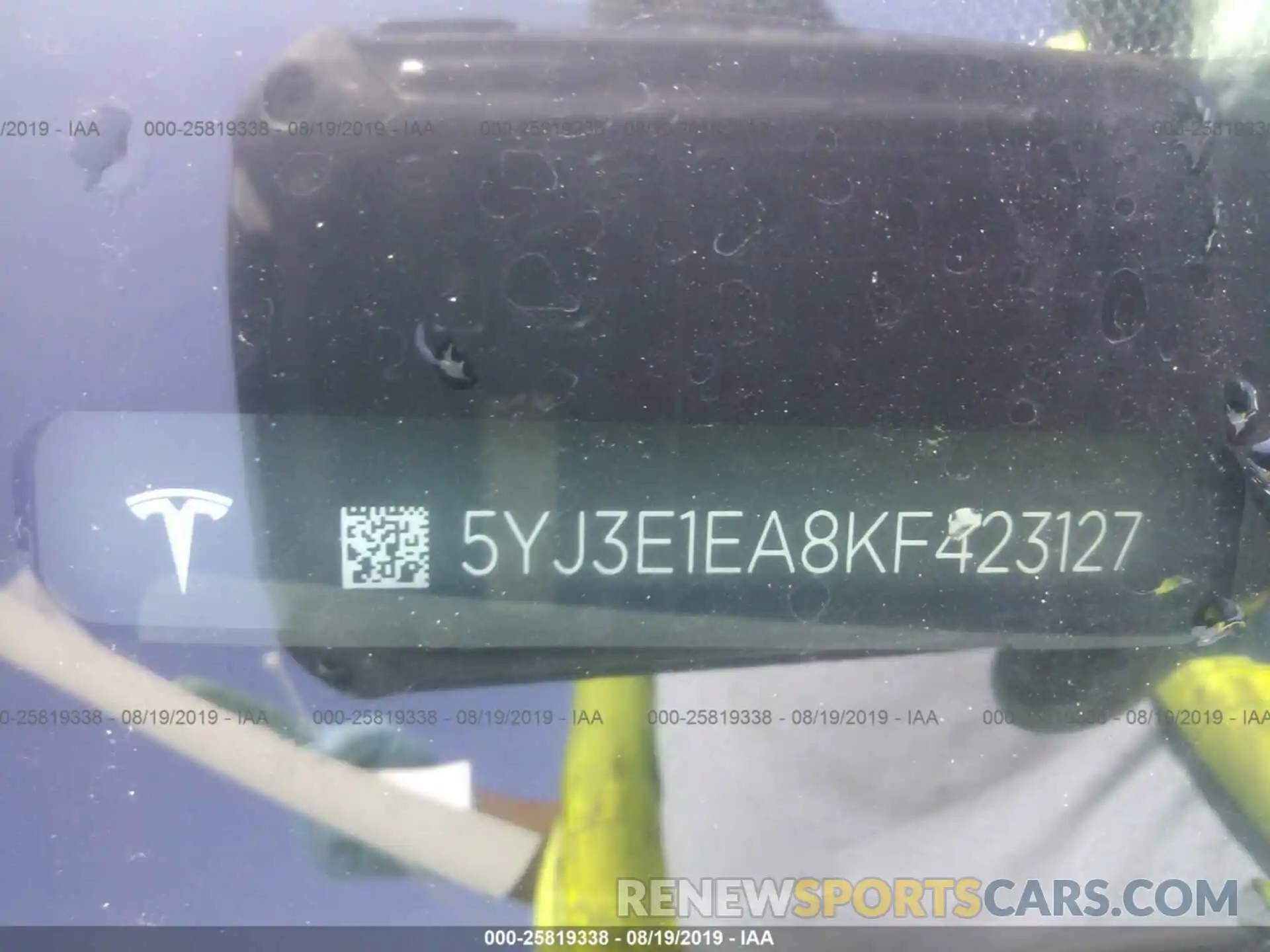 9 Photograph of a damaged car 5YJ3E1EA8KF423127 TESLA MODEL 3 2019