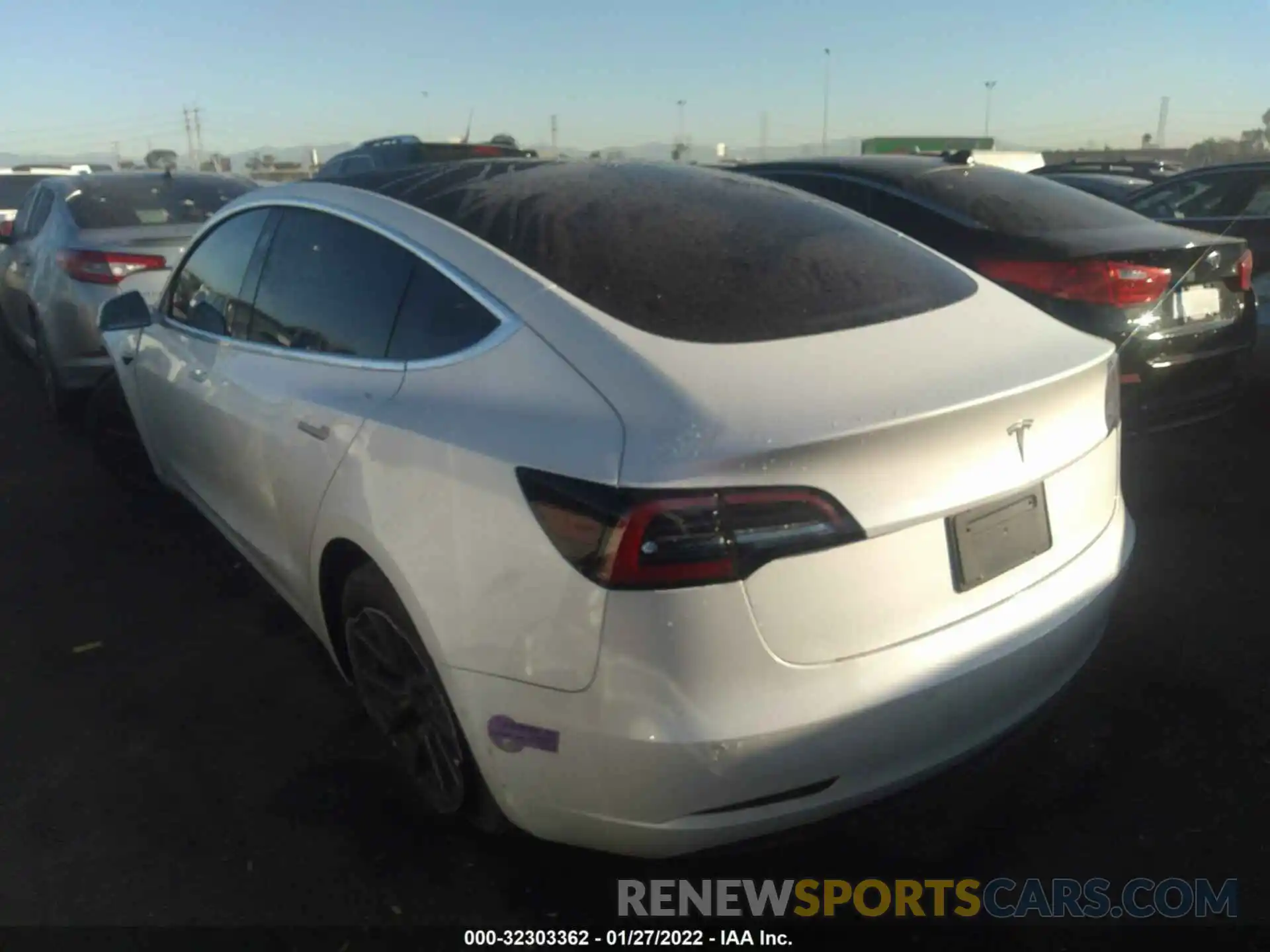 3 Photograph of a damaged car 5YJ3E1EA8KF425105 TESLA MODEL 3 2019