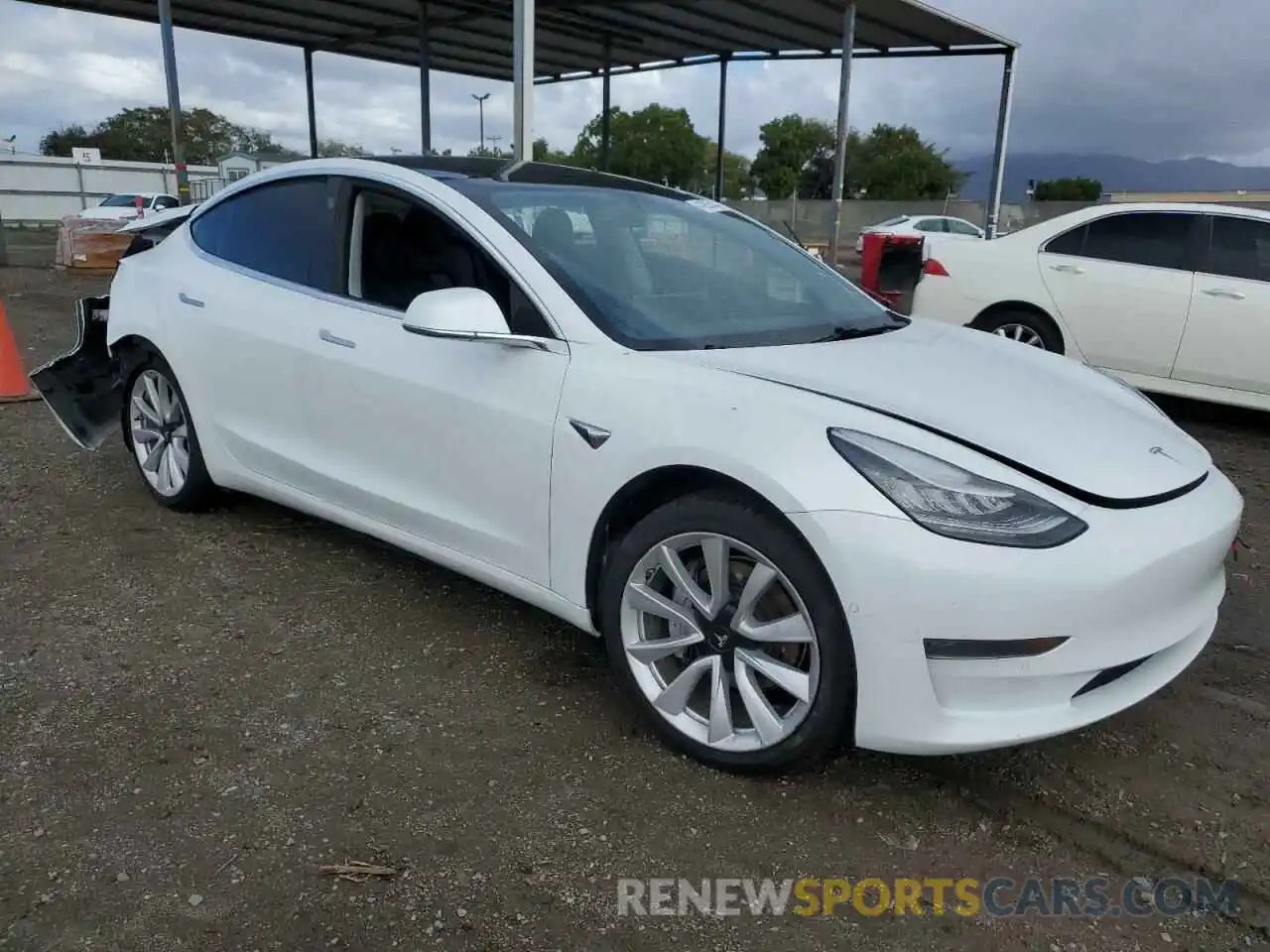 4 Фотография поврежденного автомобиля 5YJ3E1EA8KF476748 TESLA MODEL 3 2019