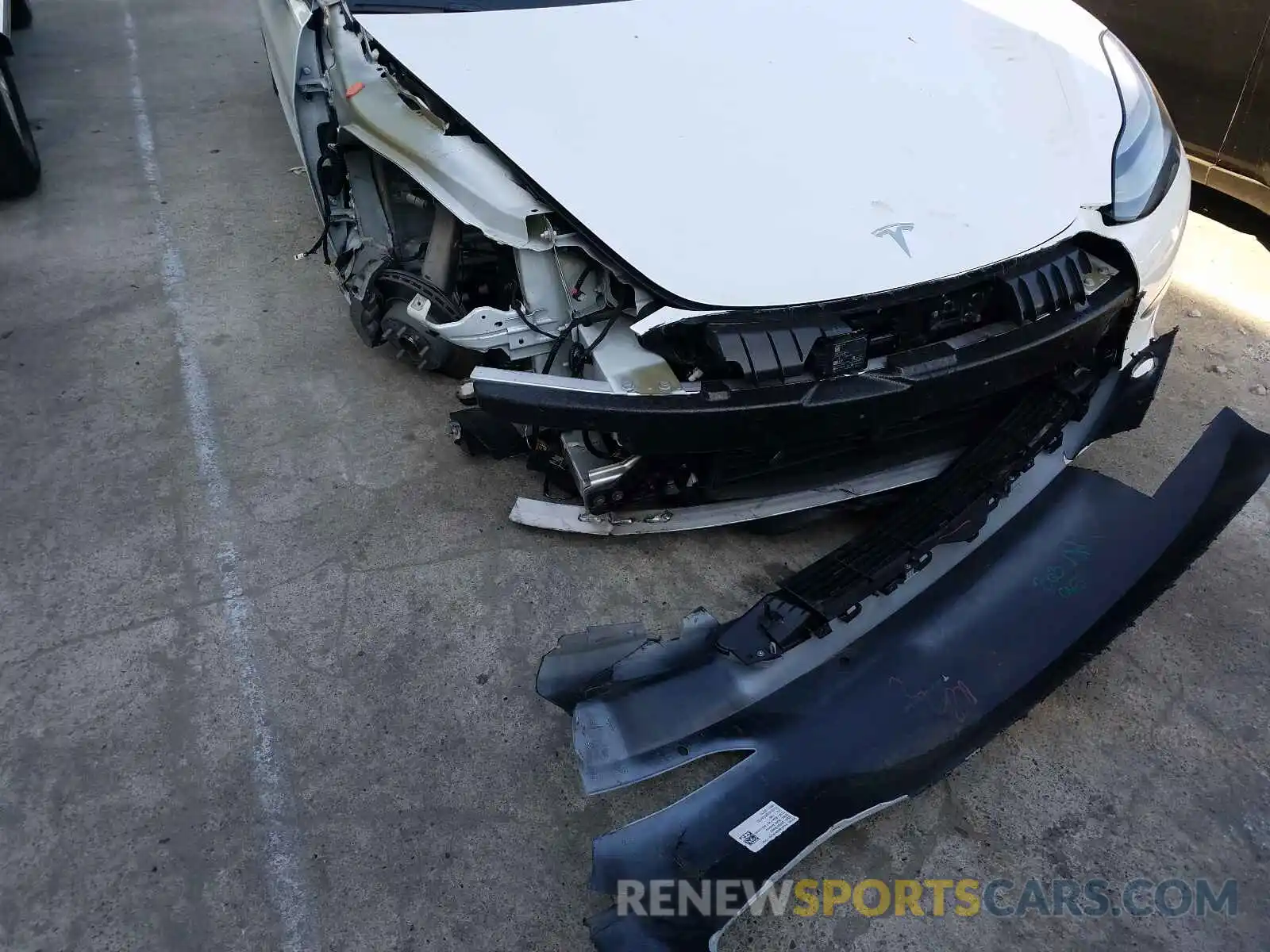 10 Photograph of a damaged car 5YJ3E1EA8KF484753 TESLA MODEL 3 2019