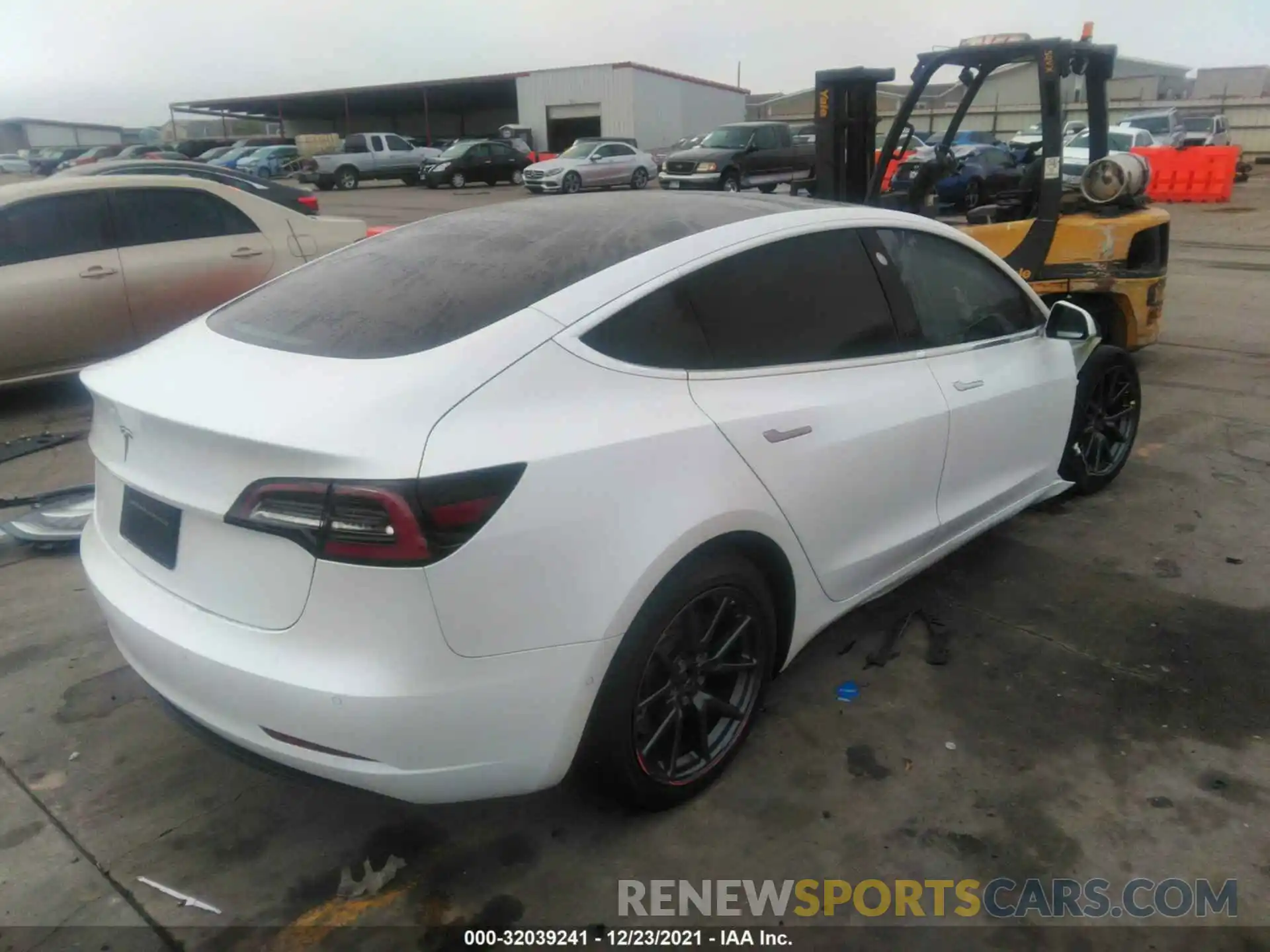 4 Фотография поврежденного автомобиля 5YJ3E1EA8KF485546 TESLA MODEL 3 2019